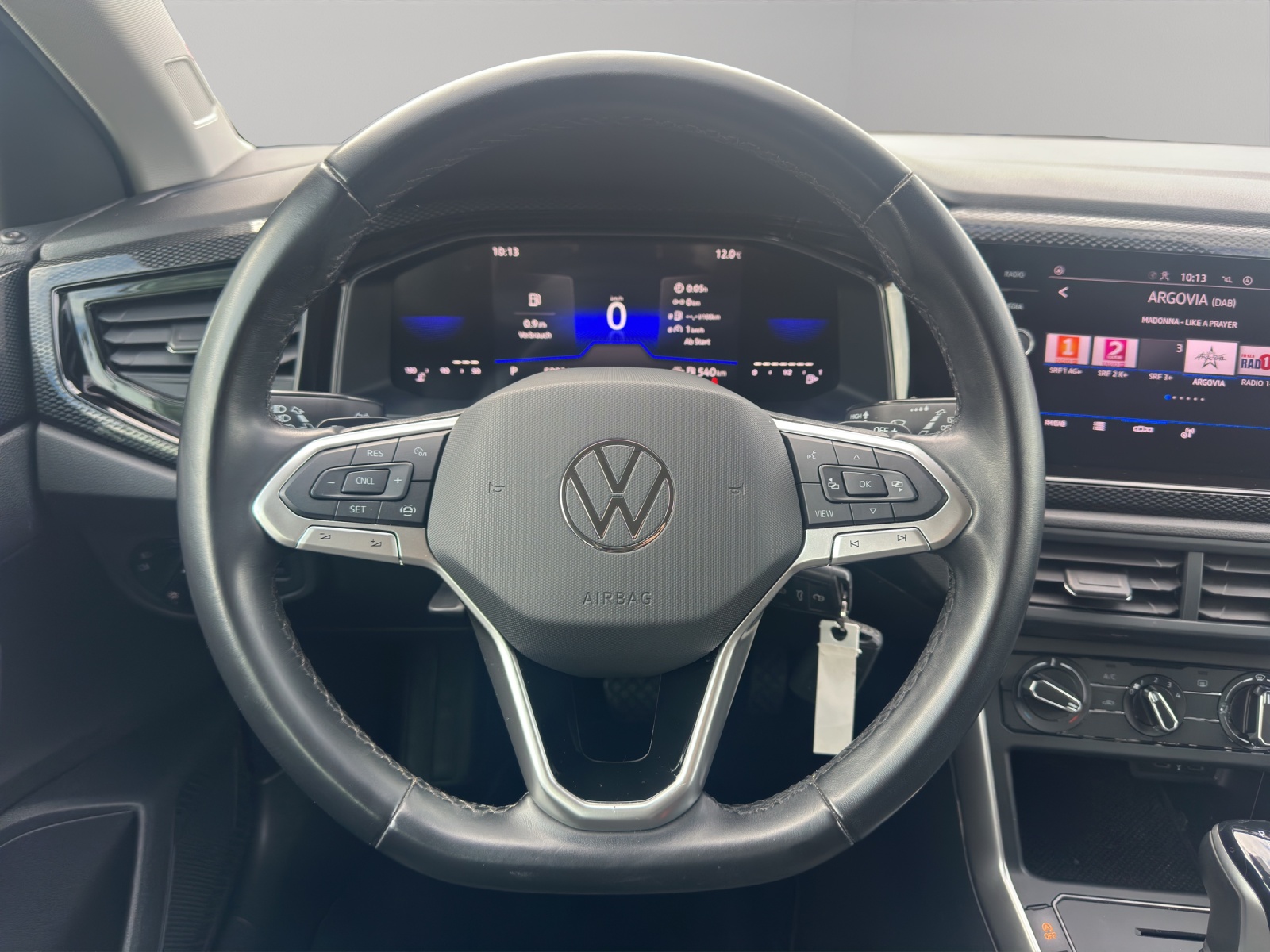 VW Polo 1.0 TSI Life DSG 110PS-image-9