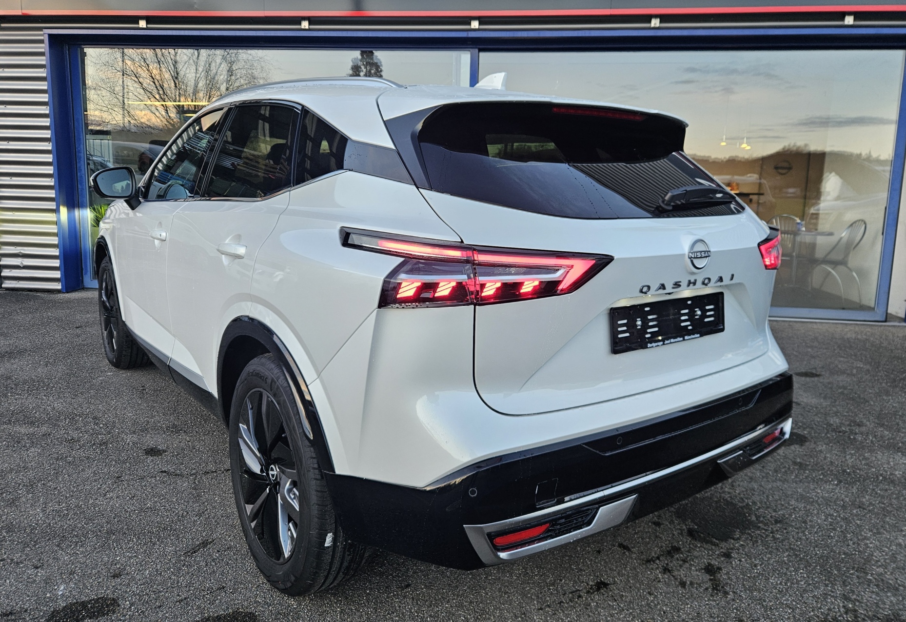 NISSAN Qashqai 1.3 DIG-T MHEV Tekna Xtronic 4x4-showroom-element-2