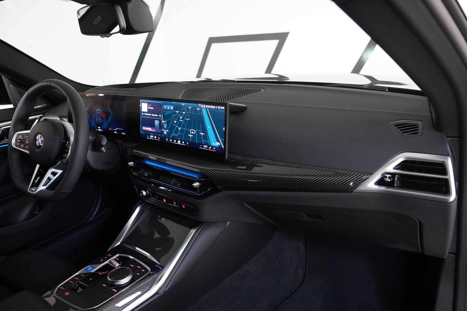 BMW i4 xDrive 40 M Sport Pro-image-16