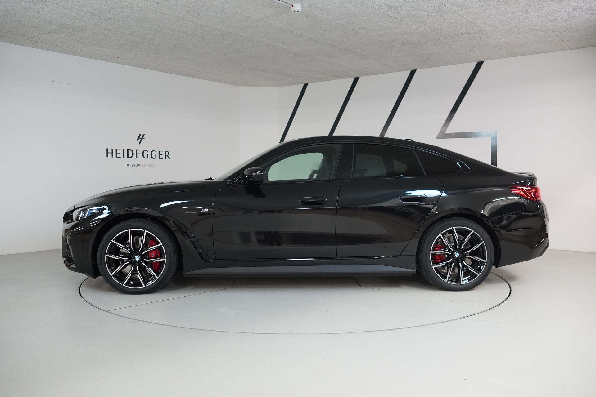 BMW i4 xDrive 40 M Sport Pro-showroom-element-3
