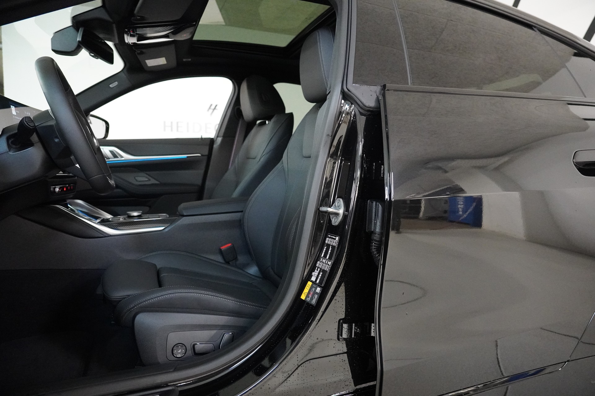 BMW i4 xDrive 40 M Sport Pro-image-10