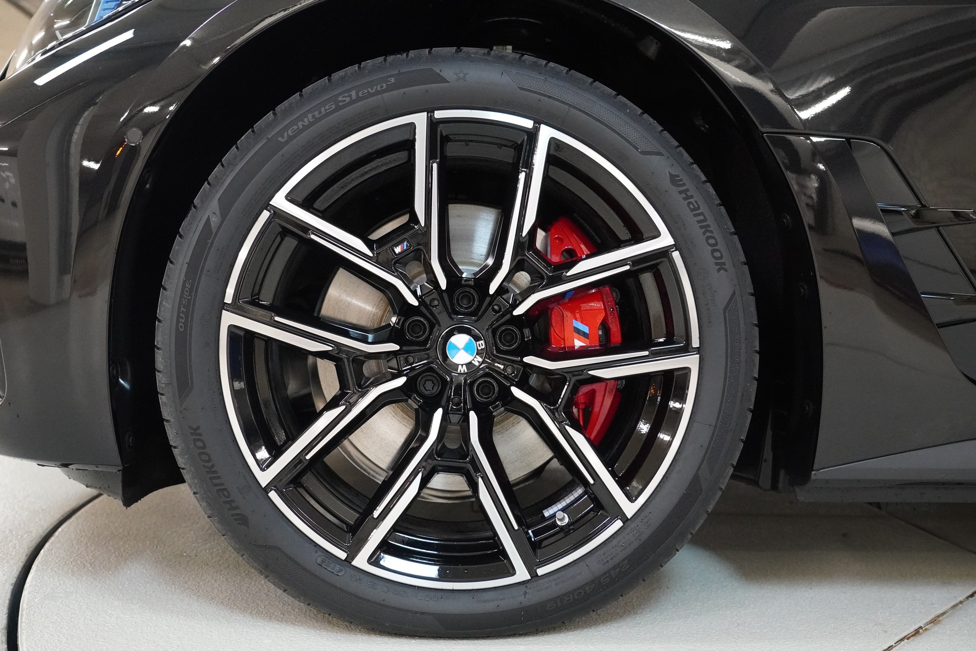 BMW i4 xDrive 40 M Sport Pro-image-9