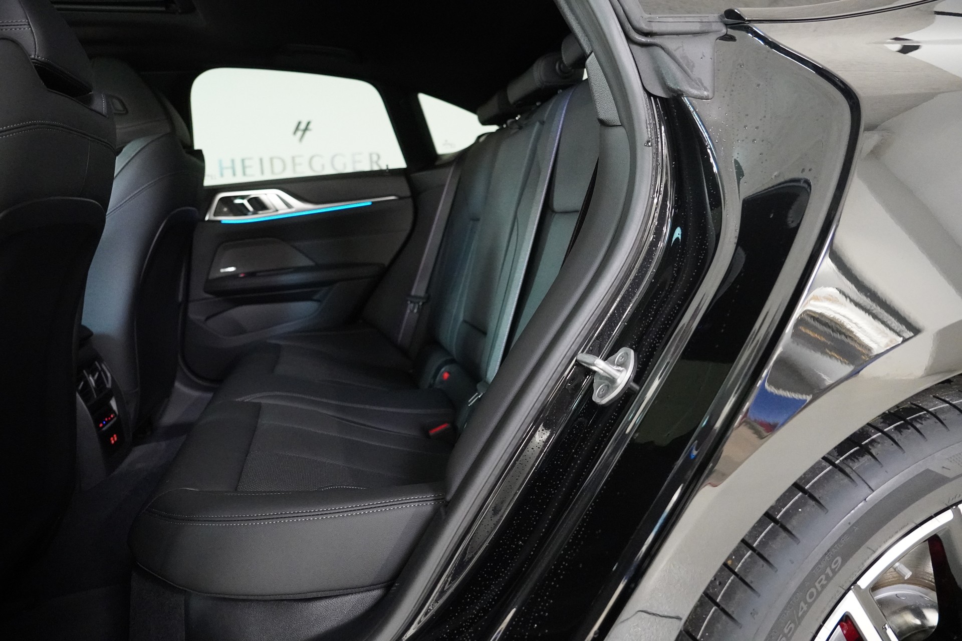 BMW i4 xDrive 40 M Sport Pro-image-12