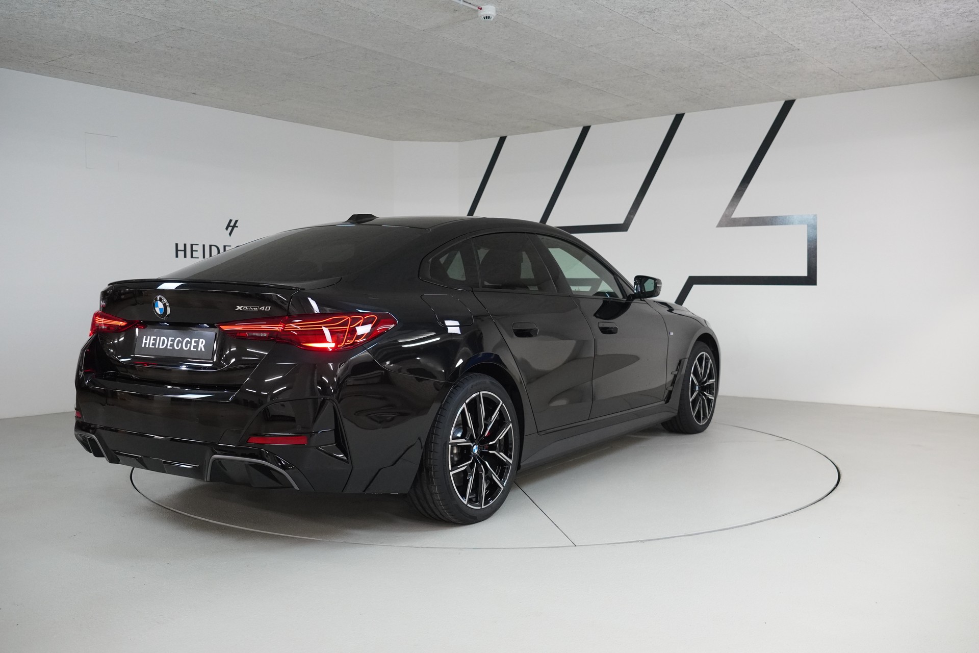 BMW i4 xDrive 40 M Sport Pro-image-6