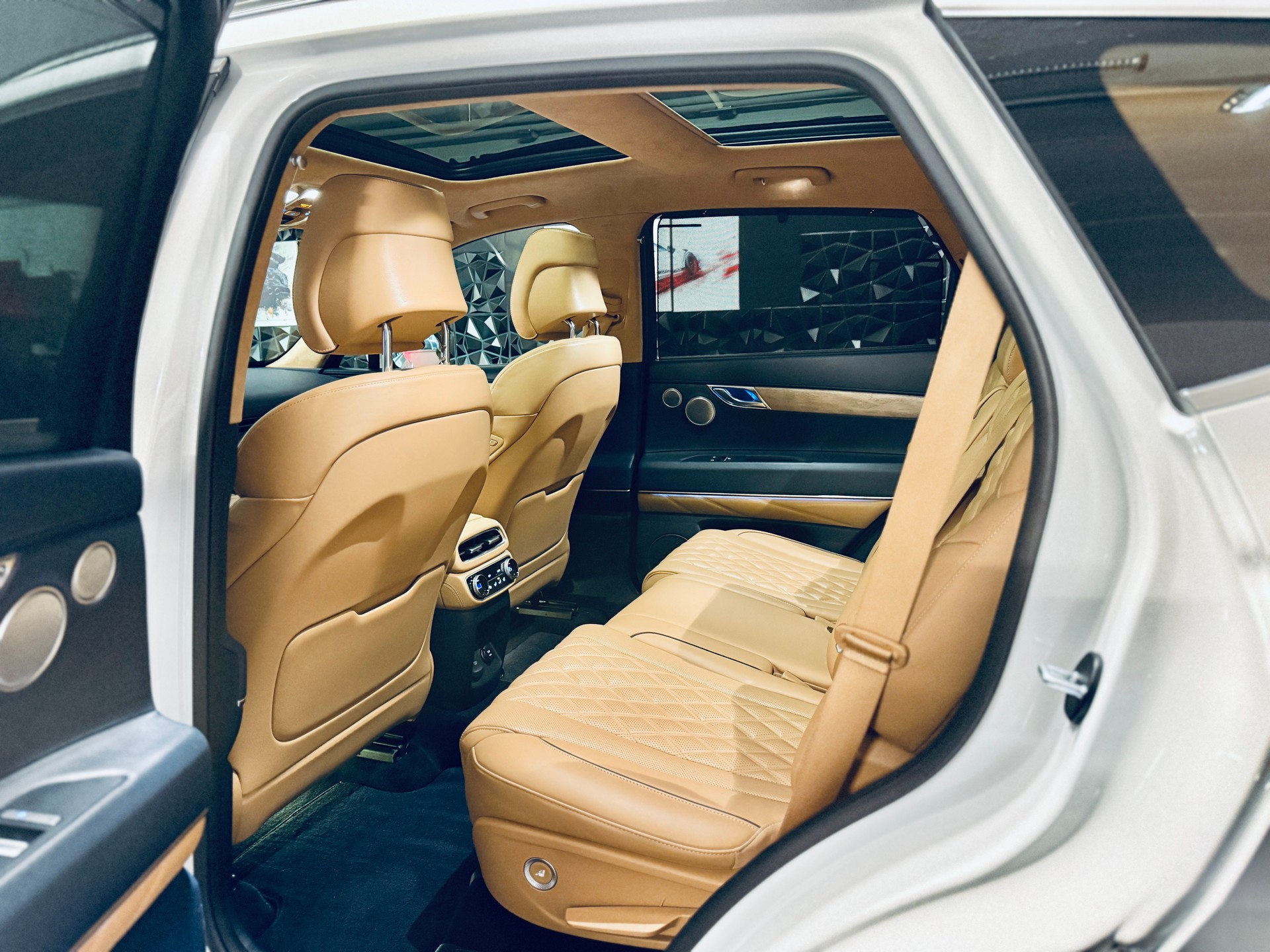 GENESIS GV80 3.0 CRDI Luxus 7 Seater AT8 AWD-image-24
