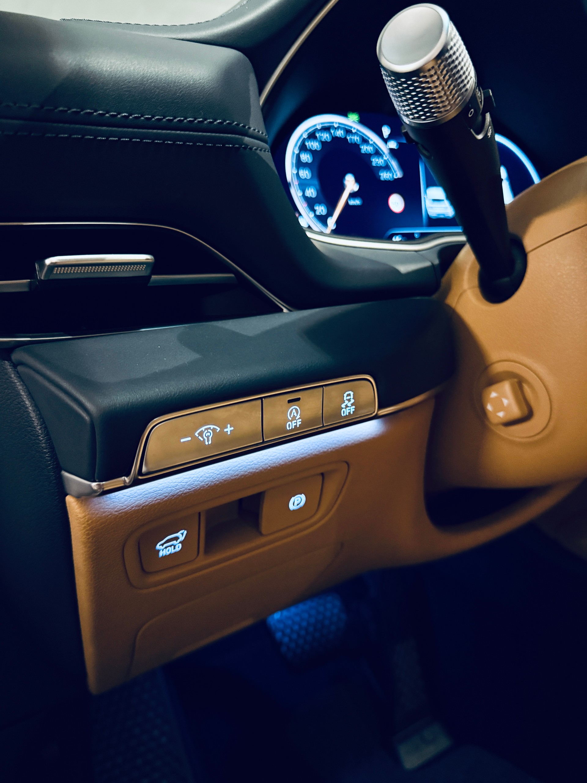 GENESIS GV80 3.0 CRDI Luxus 7 Seater AT8 AWD-image-17