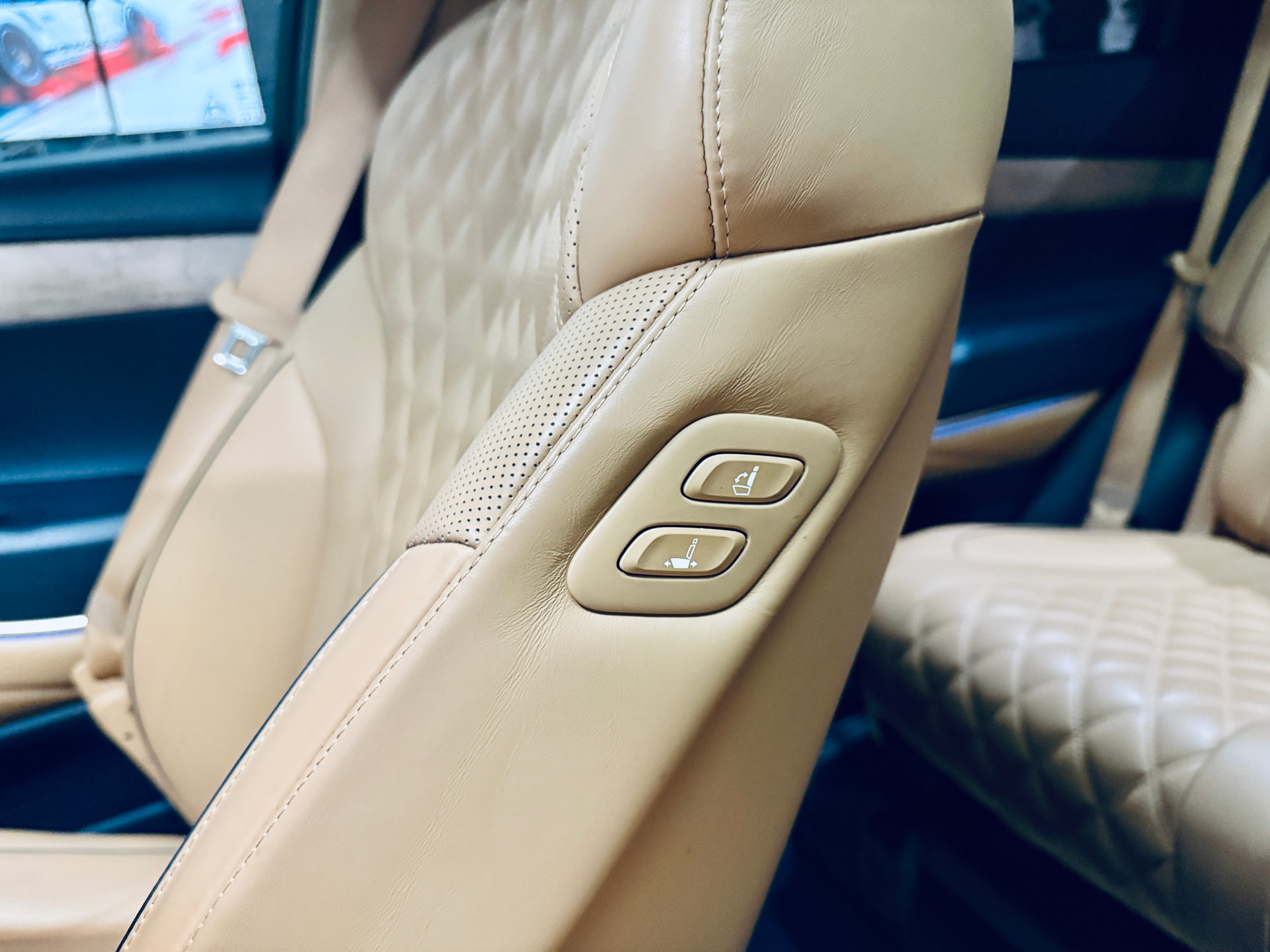 GENESIS GV80 3.0 CRDI Luxus 7 Seater AT8 AWD-image-23