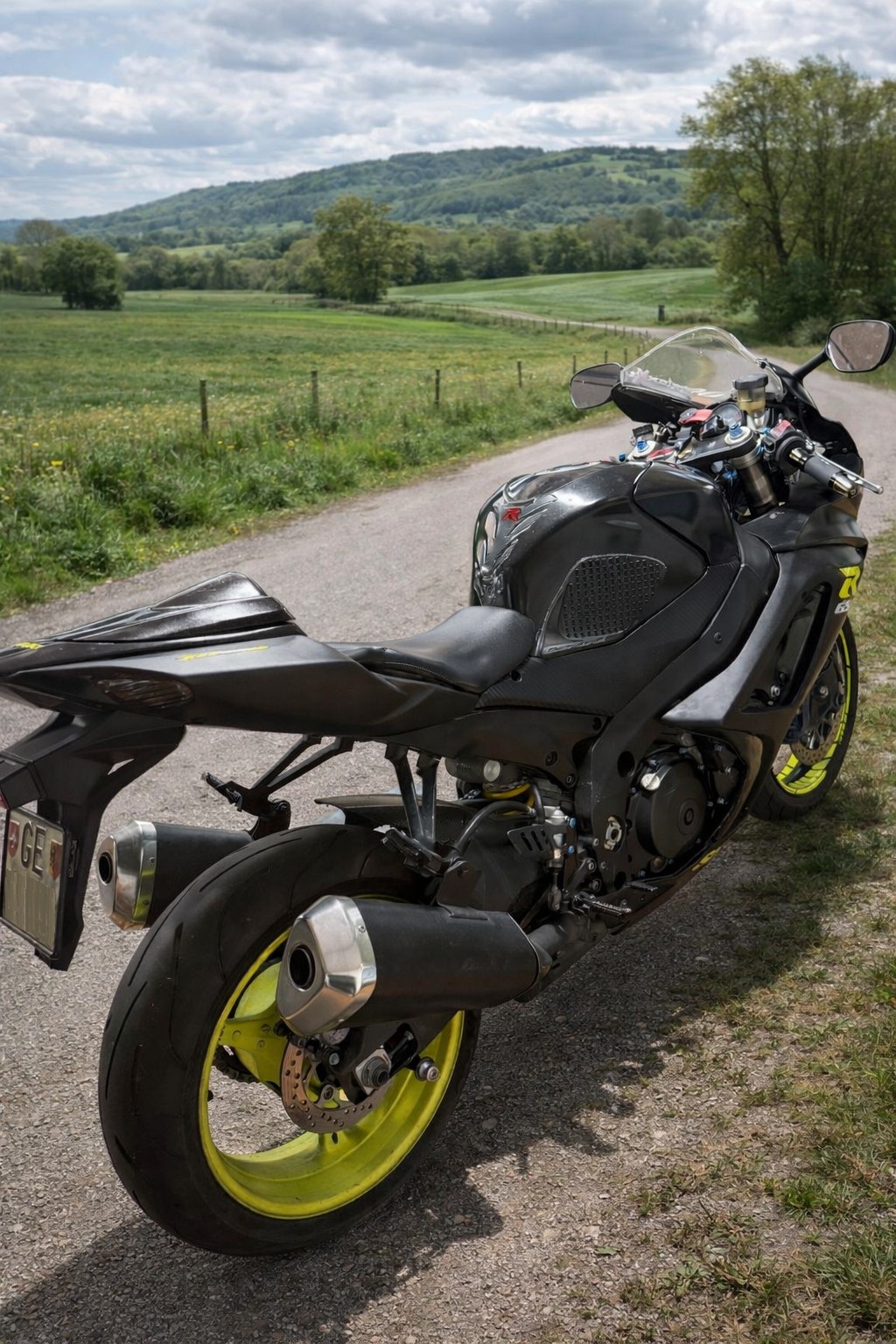 SUZUKI GSX-R 1000 K7-image-1