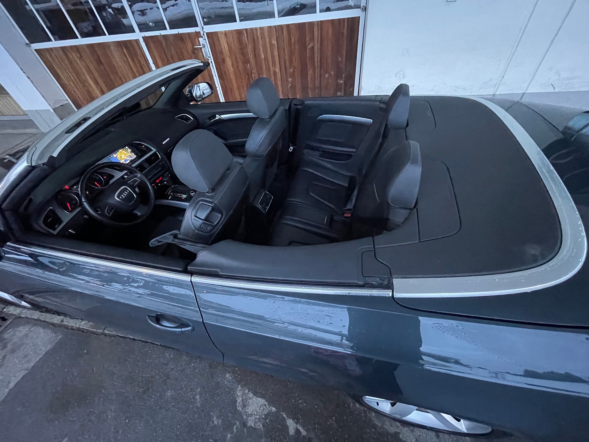 AUDI A5 Cabriolet 3.0 TDI quattro S-tronic-image-12