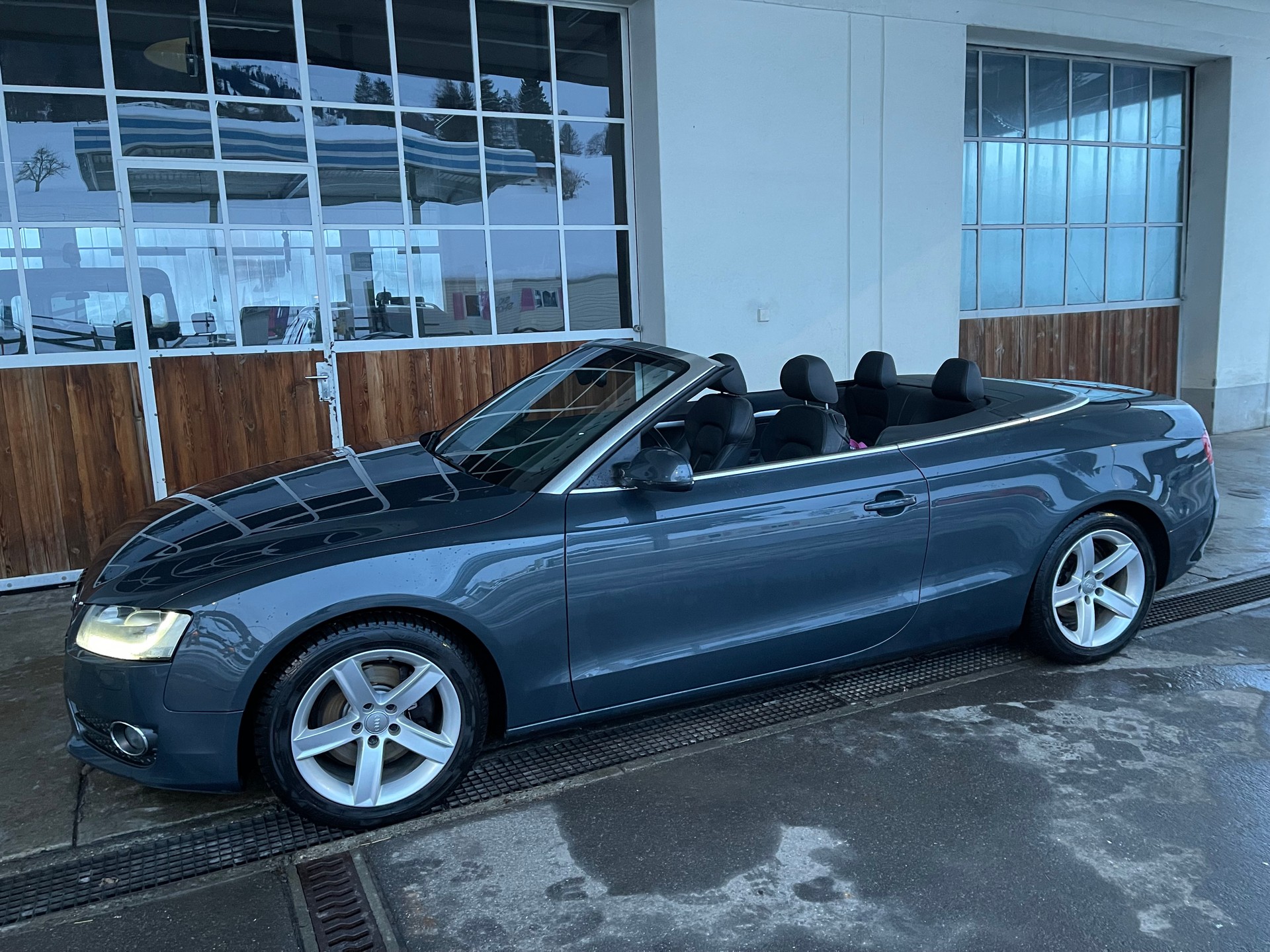 AUDI A5 Cabriolet 3.0 TDI quattro S-tronic-image-8