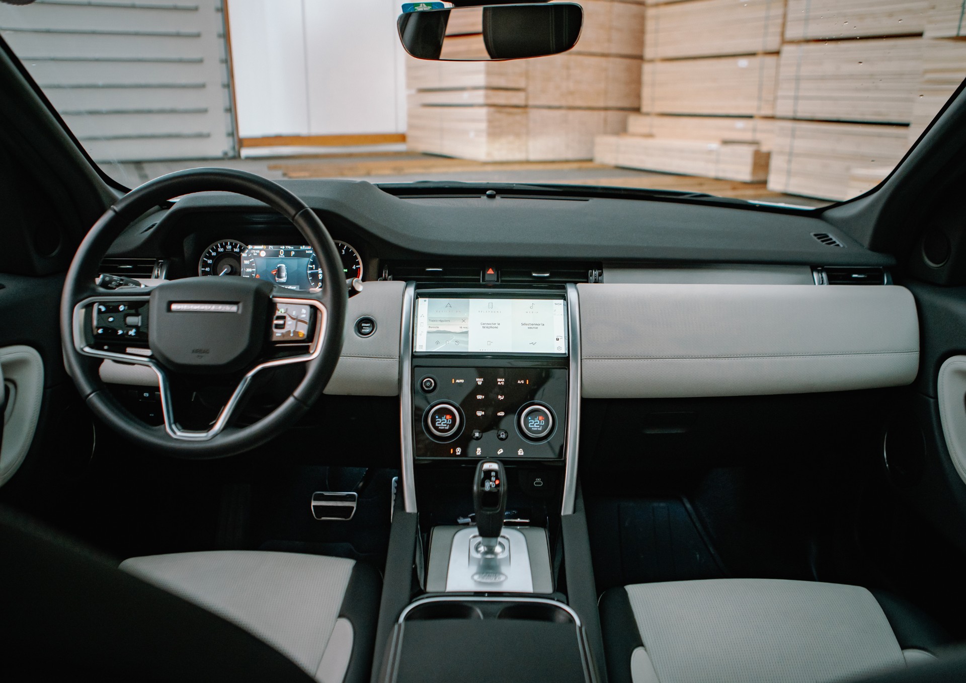 LAND ROVER Discovery Sport R Dyn. D165 2.0D TD4 MHEV SE AWD AT9-image-9