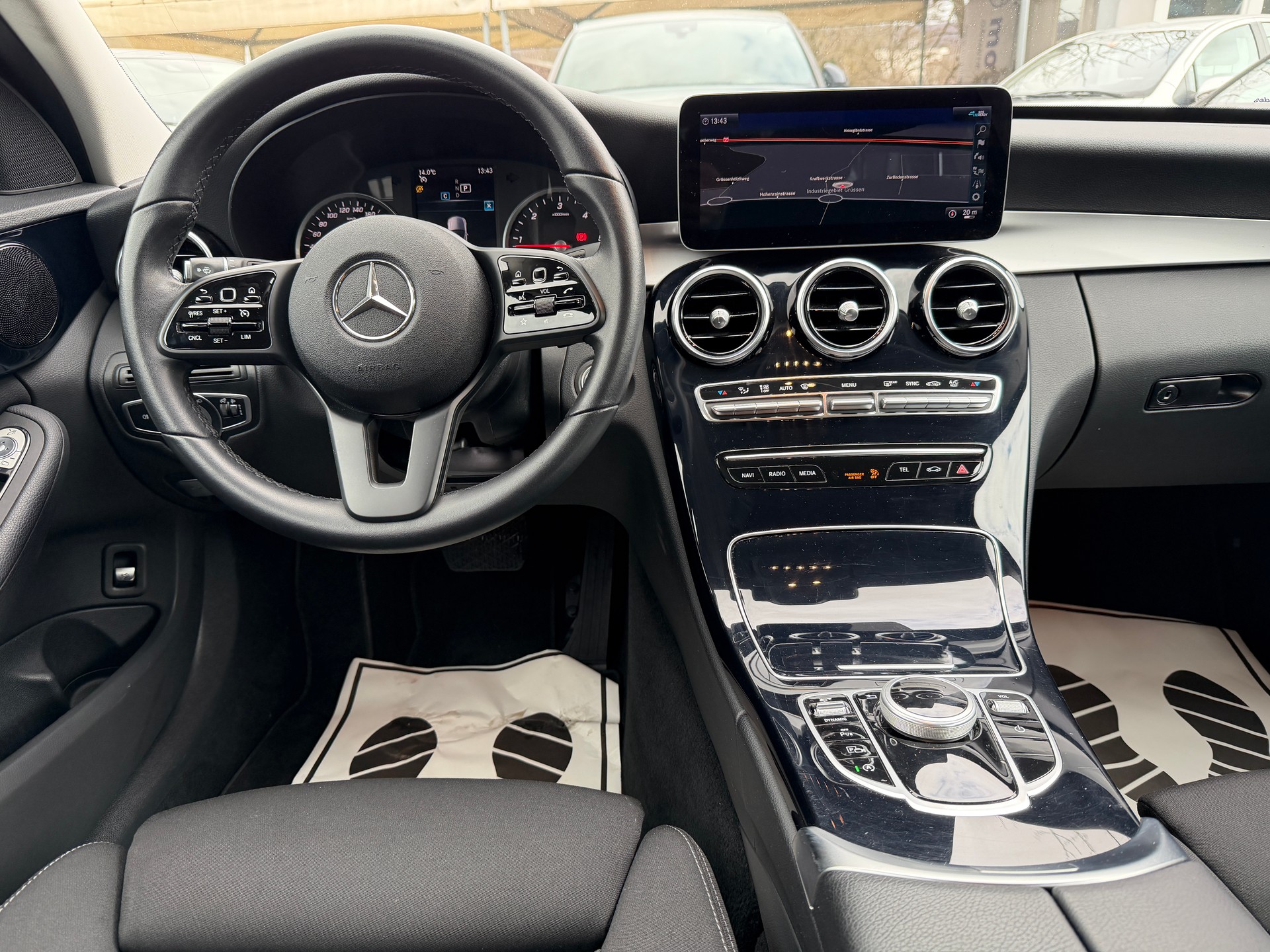 MERCEDES-BENZ C 220 d Swiss Star 4M 9G-Tronic-showroom-element-1