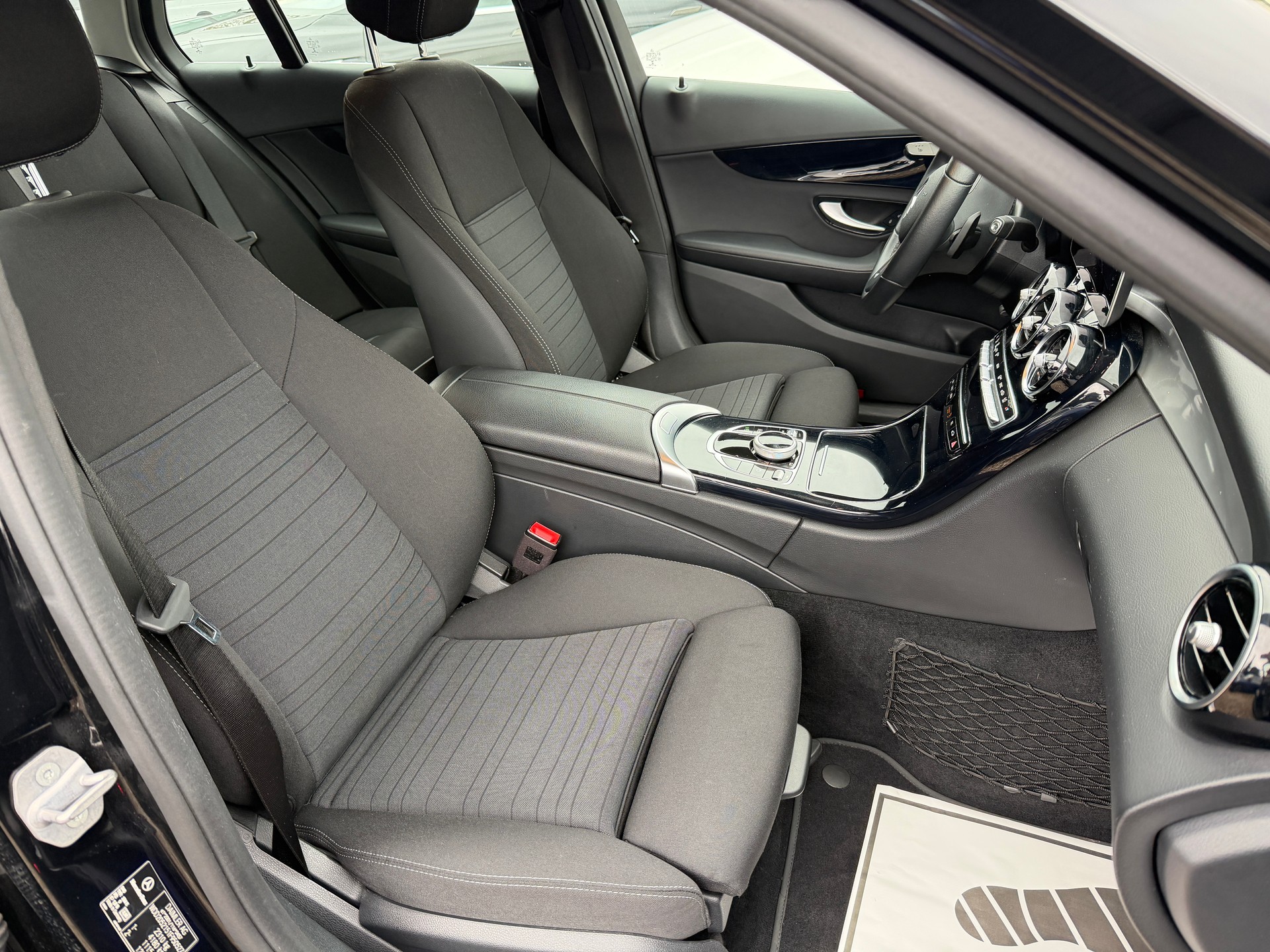 MERCEDES-BENZ C 220 d Swiss Star 4M 9G-Tronic-showroom-element-3
