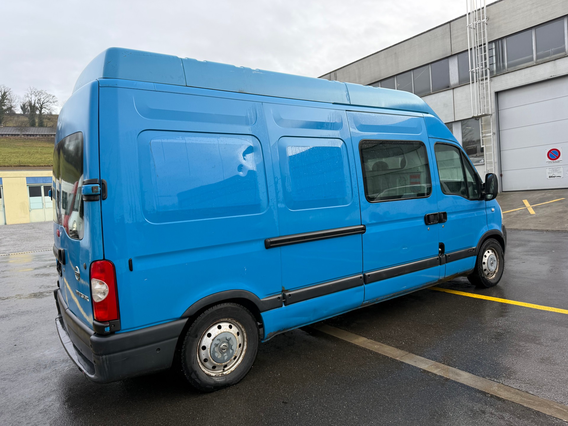 NISSAN Interstar 35 2.5dCi 150 Comfort-image-11