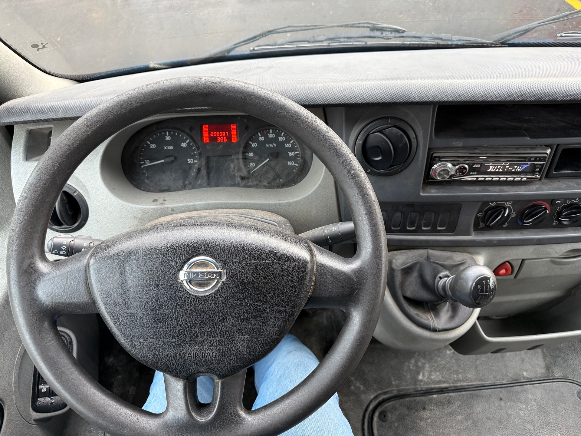 NISSAN Interstar 35 2.5dCi 150 Comfort-image-14