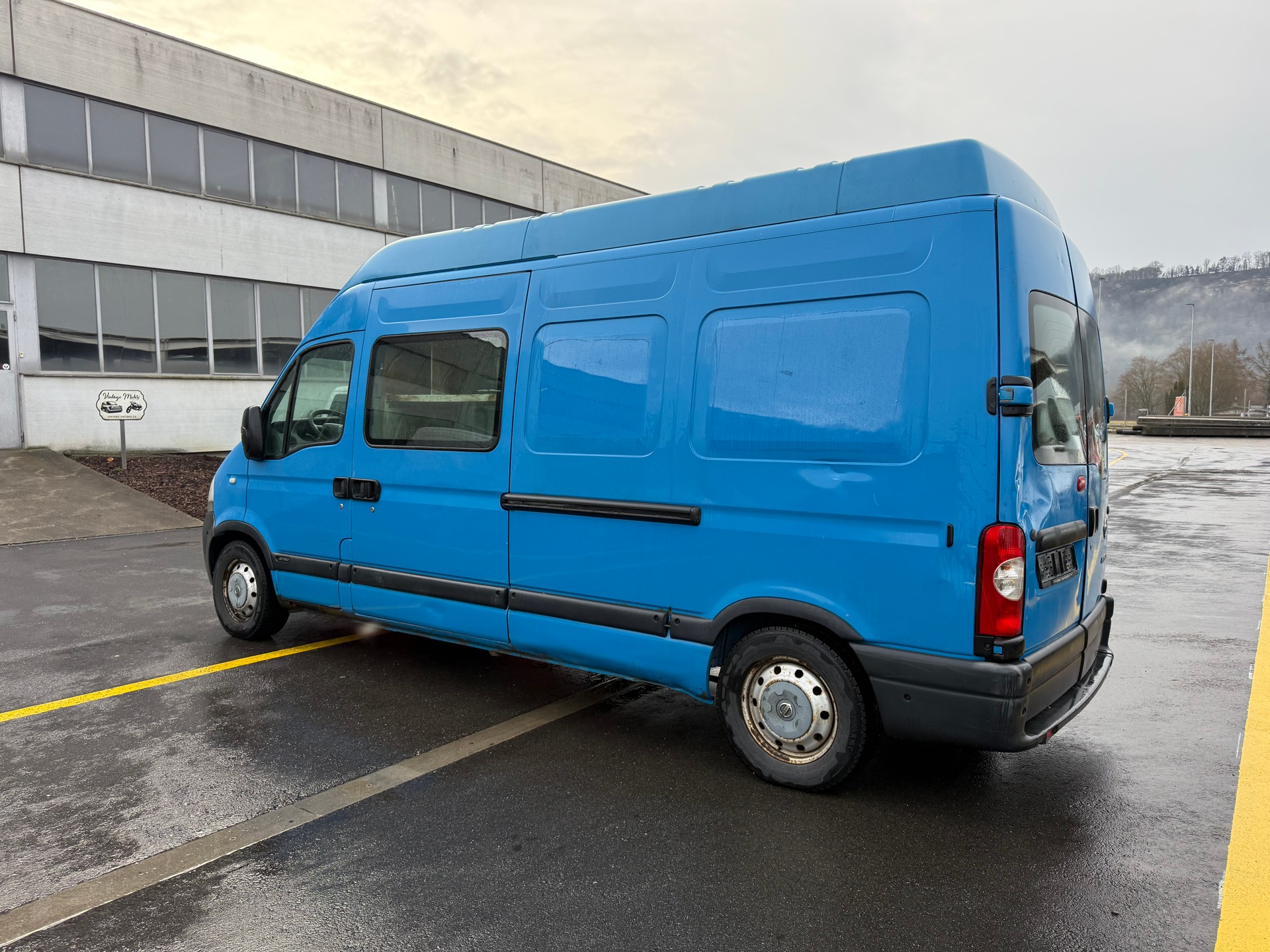 NISSAN Interstar 35 2.5dCi 150 Comfort-image-8