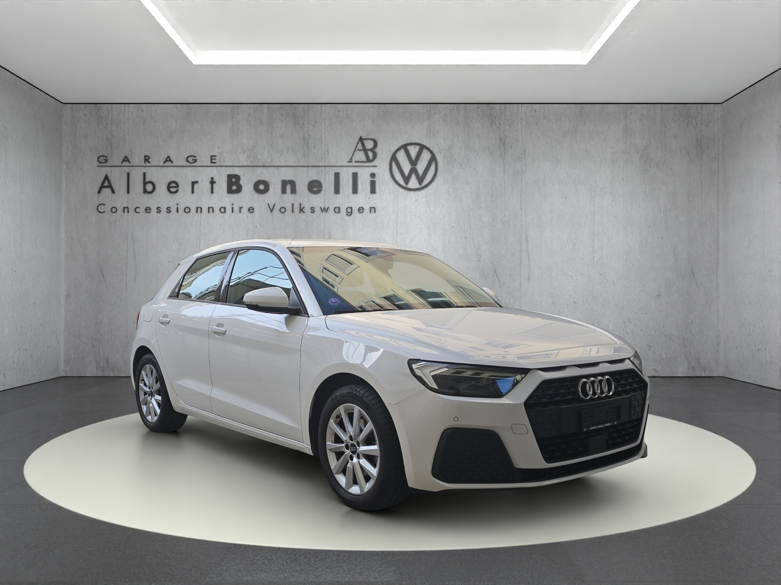 AUDI A1 Sportback 30 TFSI Attraction S-tronic-image-2
