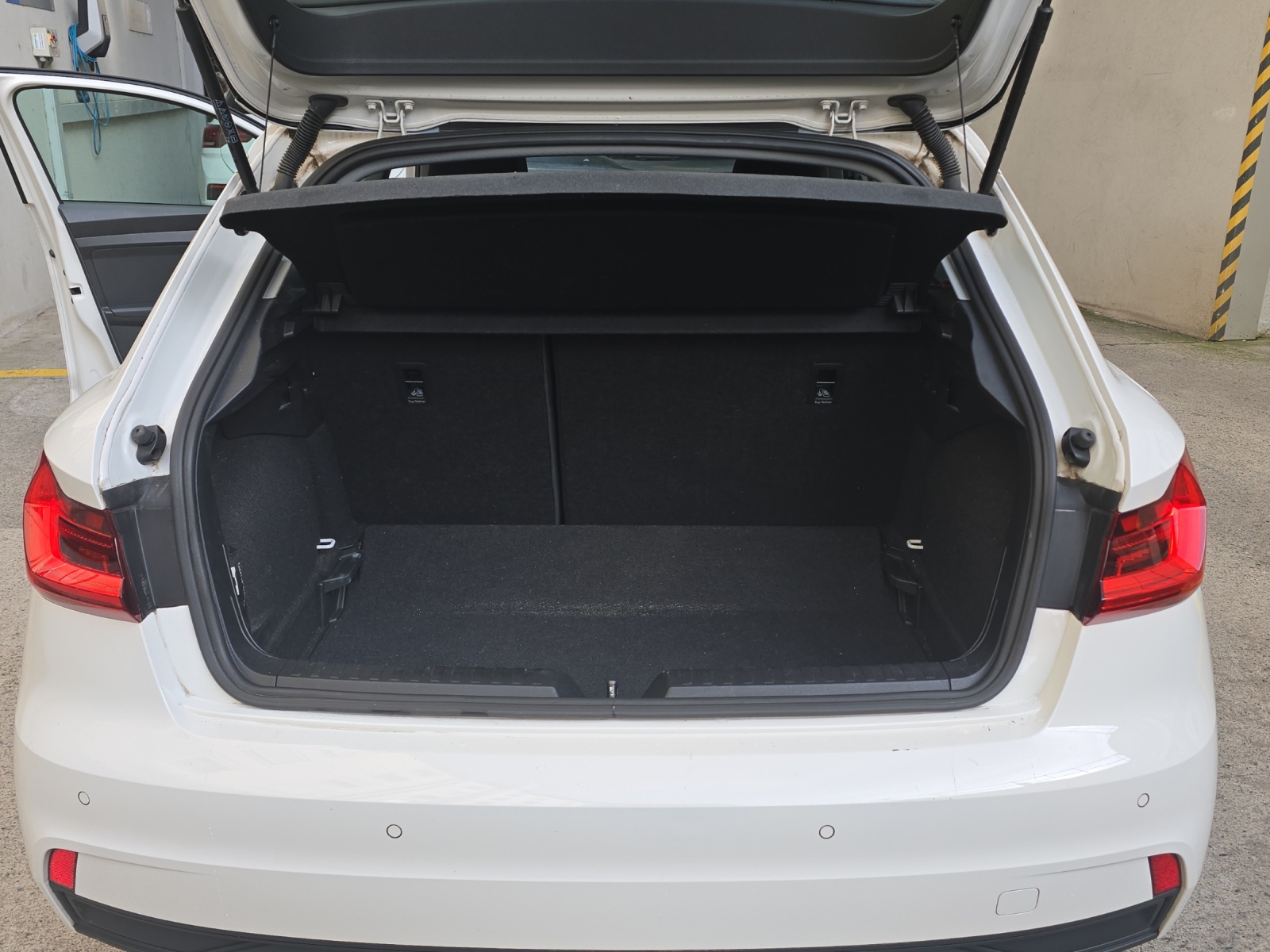 AUDI A1 Sportback 30 TFSI Attraction S-tronic-image-8