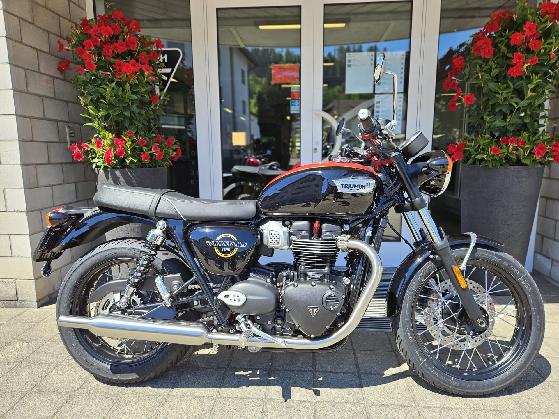 TRIUMPH Bonneville 900 T 100-image-1