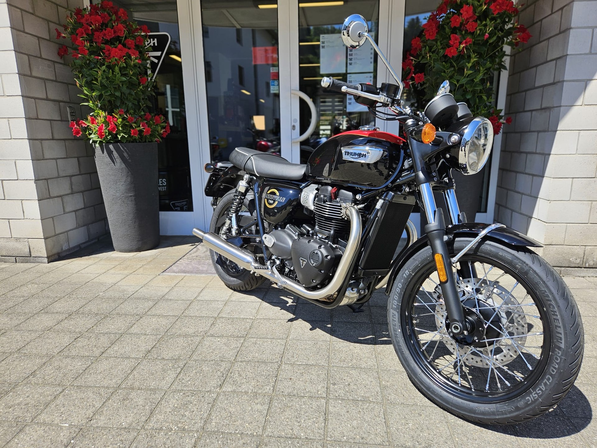 TRIUMPH Bonneville 900 T 100-image-2