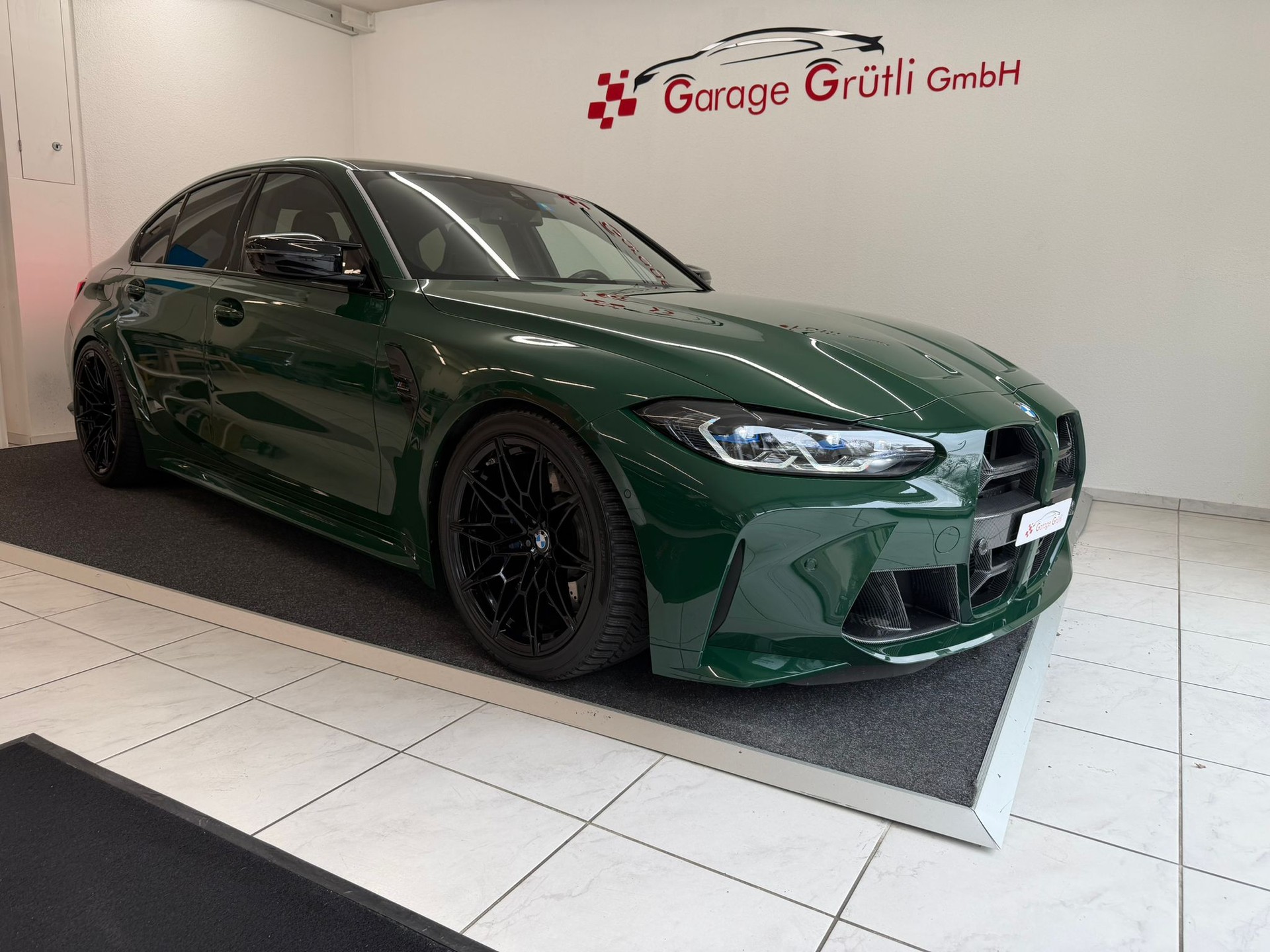 BMW M3 Competition M xDrive-showroom-element-1