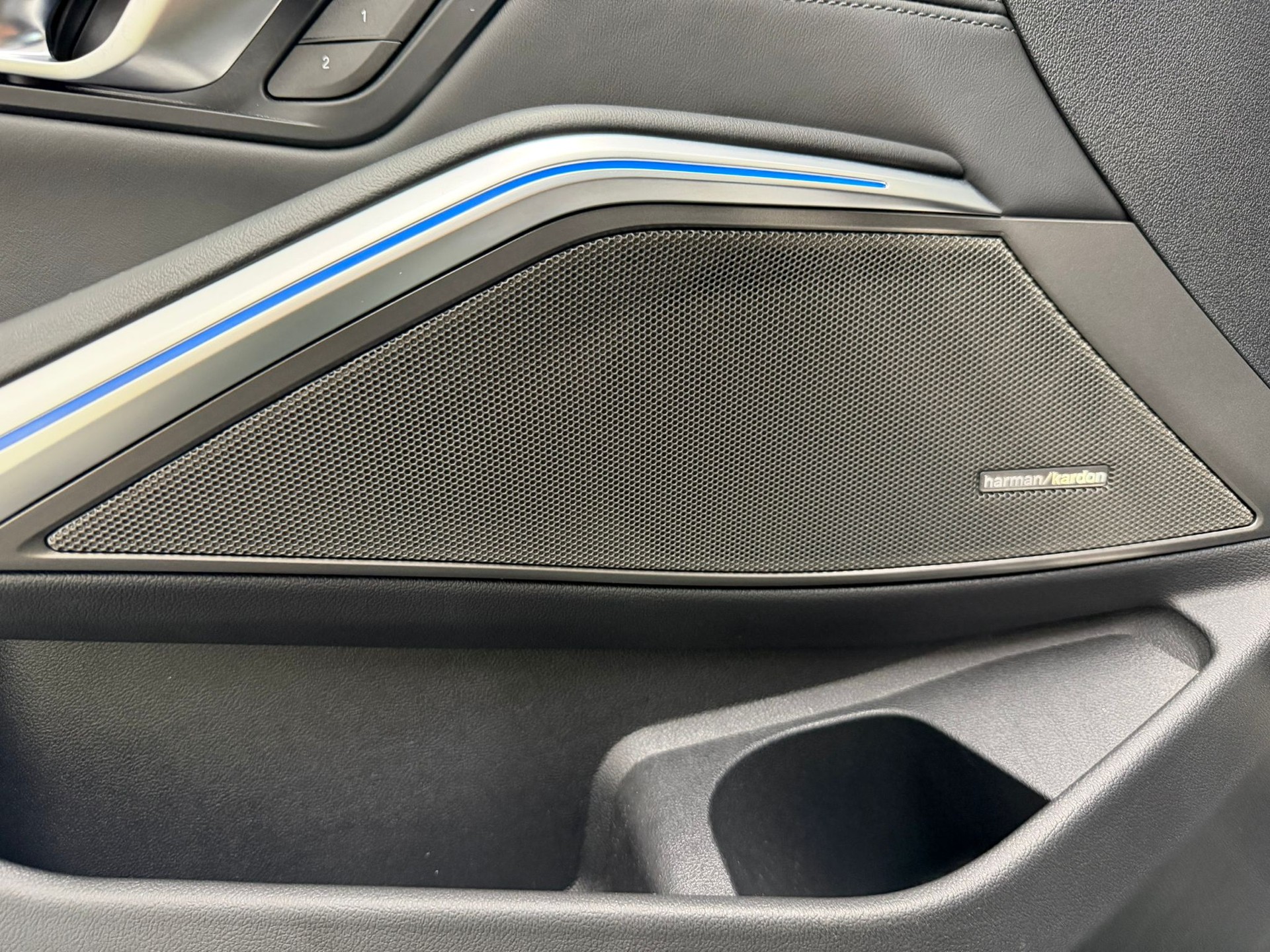 BMW M3 Competition M xDrive-image-13