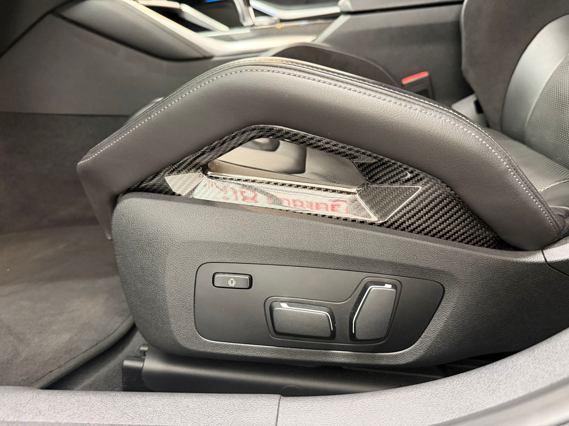 BMW M3 Competition M xDrive-image-15