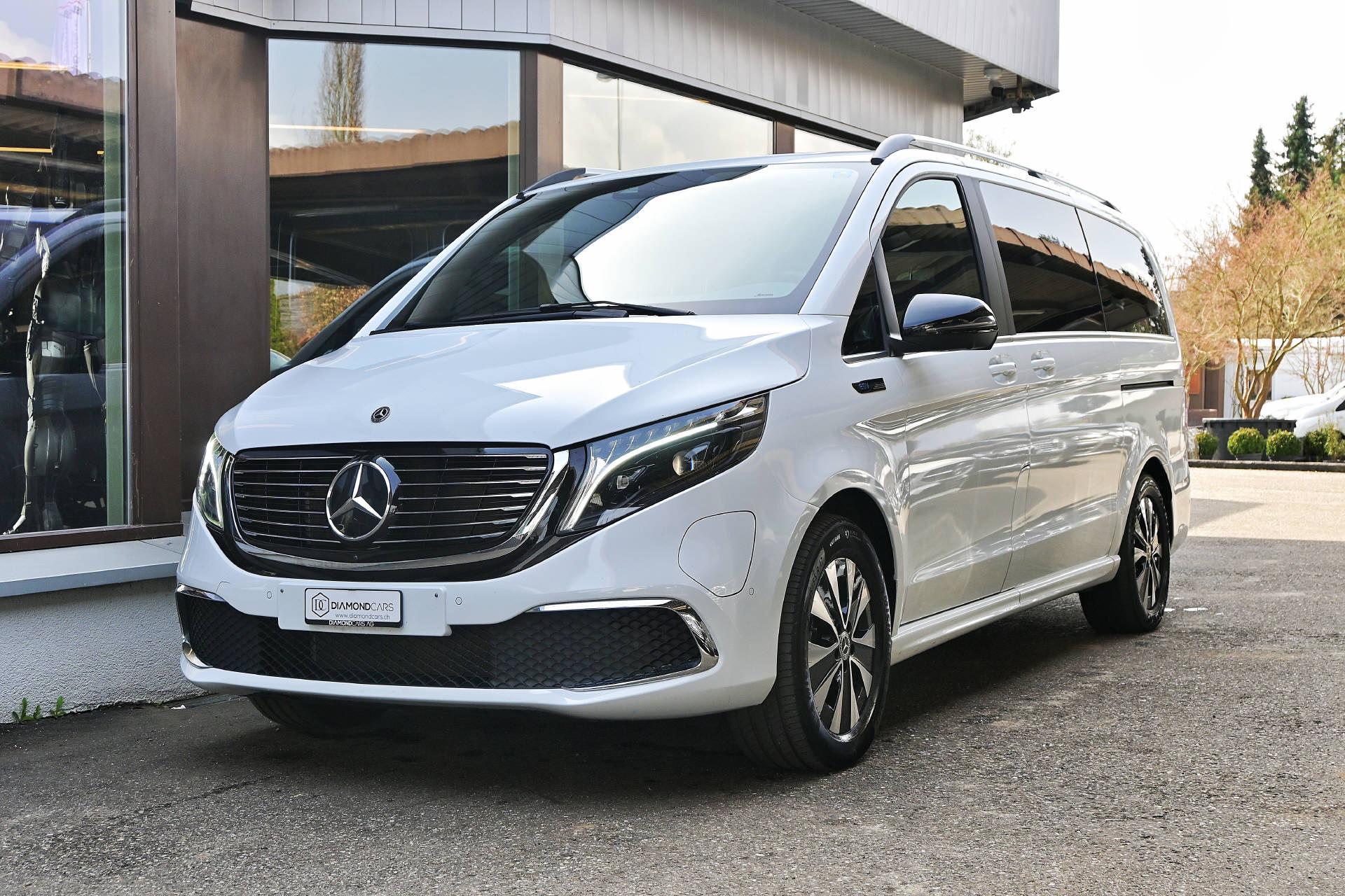 MERCEDES-BENZ EQV 300 lang Van
