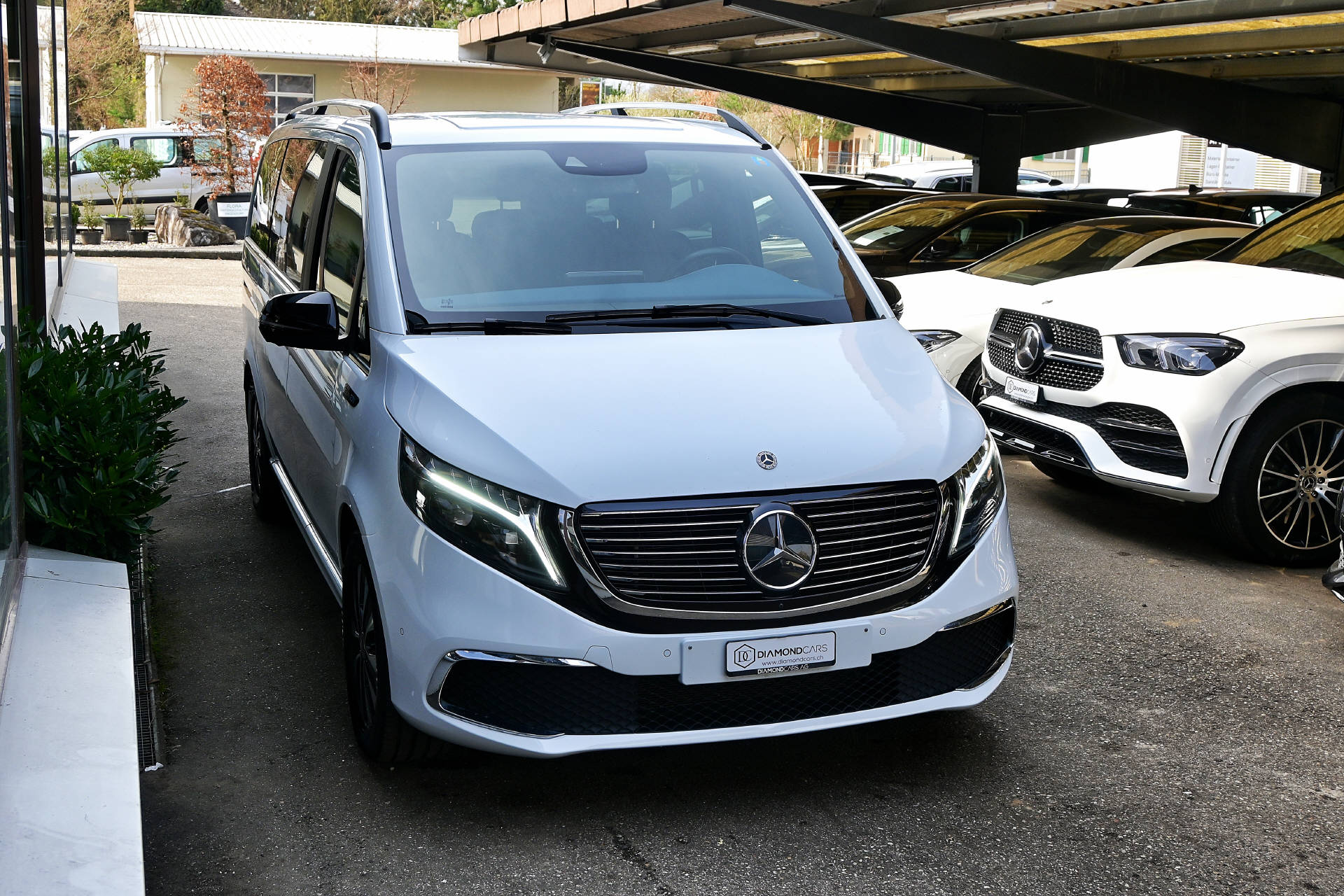 MERCEDES-BENZ EQV 300 lang Van-showroom-element-2