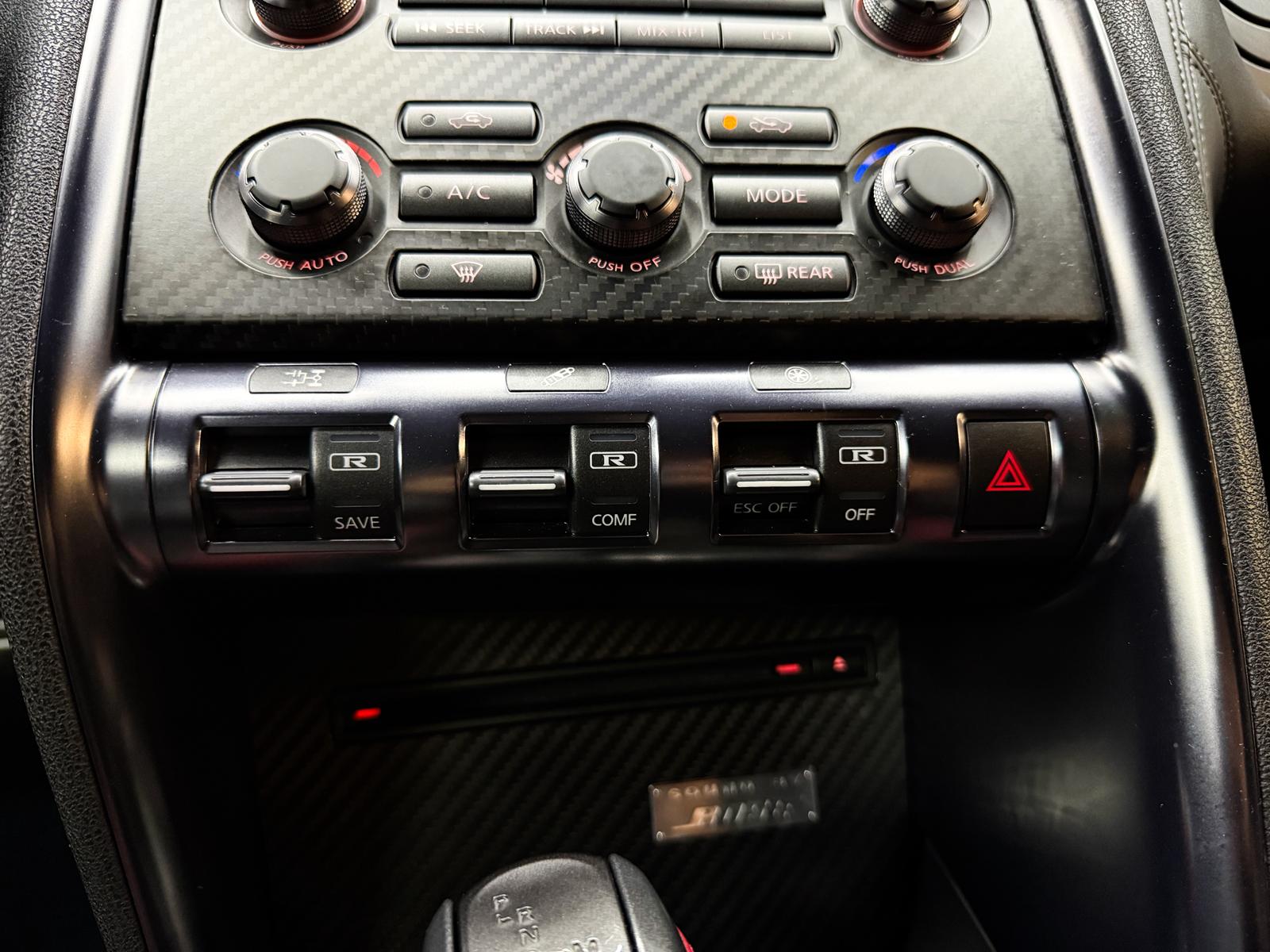 NISSAN GT-R 3.8 V6 Biturbo Black Edition-image-19