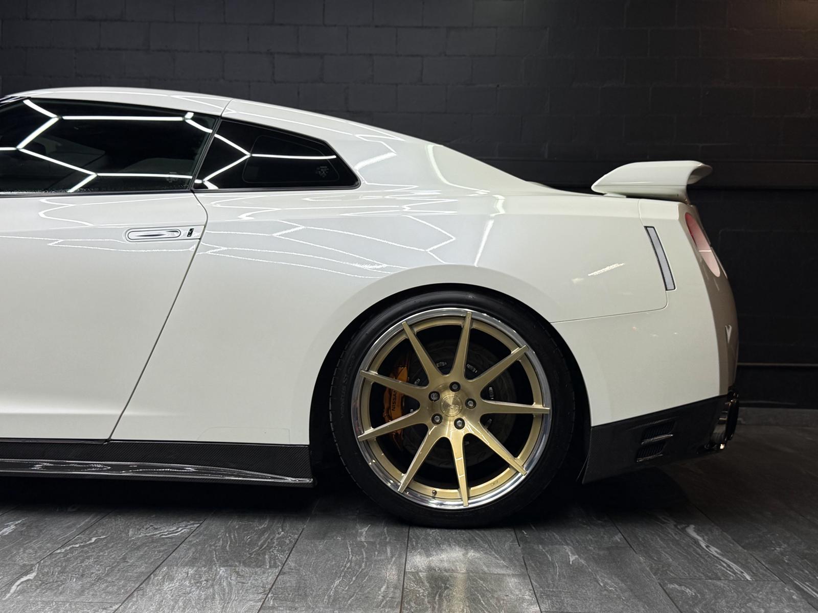 NISSAN GT-R 3.8 V6 Biturbo Black Edition-image-8