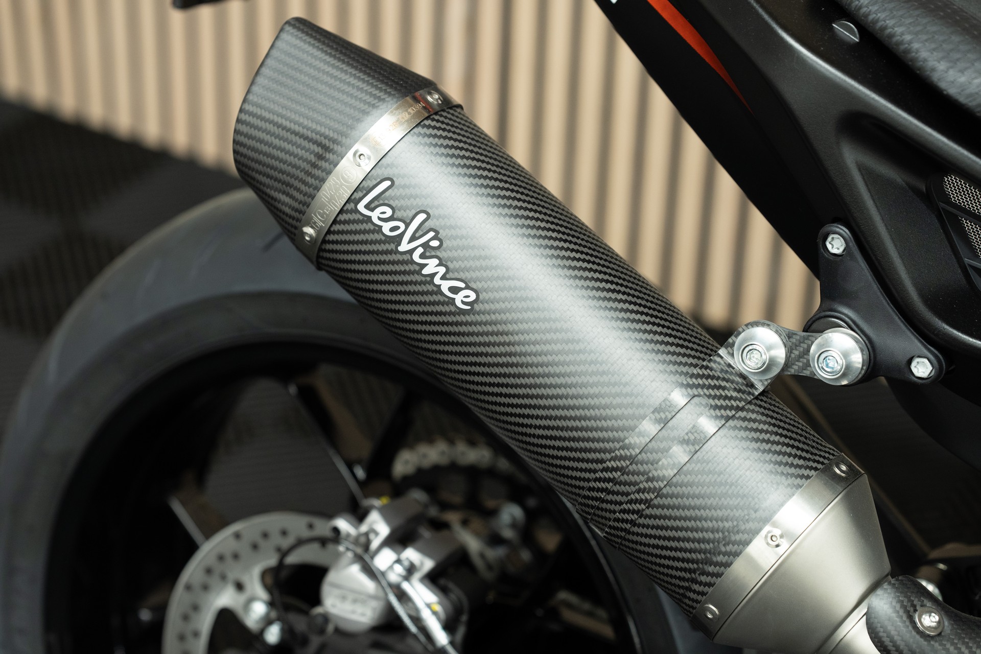 KTM 790 Duke mit Tech Pack, Sportschalldämpfer, Kurzheck, Mini-Blinkern u. v. m.-image-4