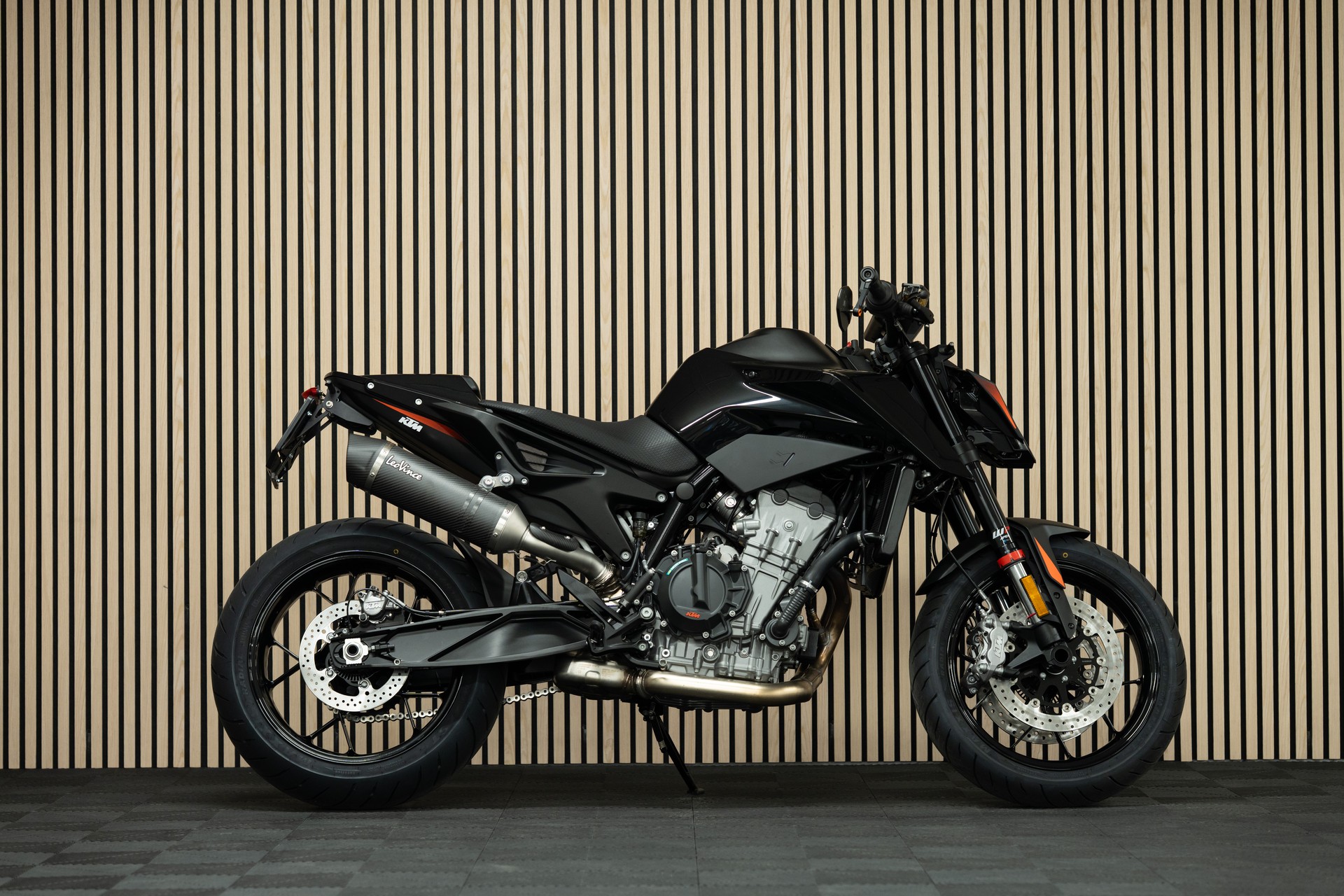 KTM 790 Duke mit Tech Pack, Sportschalldämpfer, Kurzheck, Mini-Blinkern u. v. m.-image-0