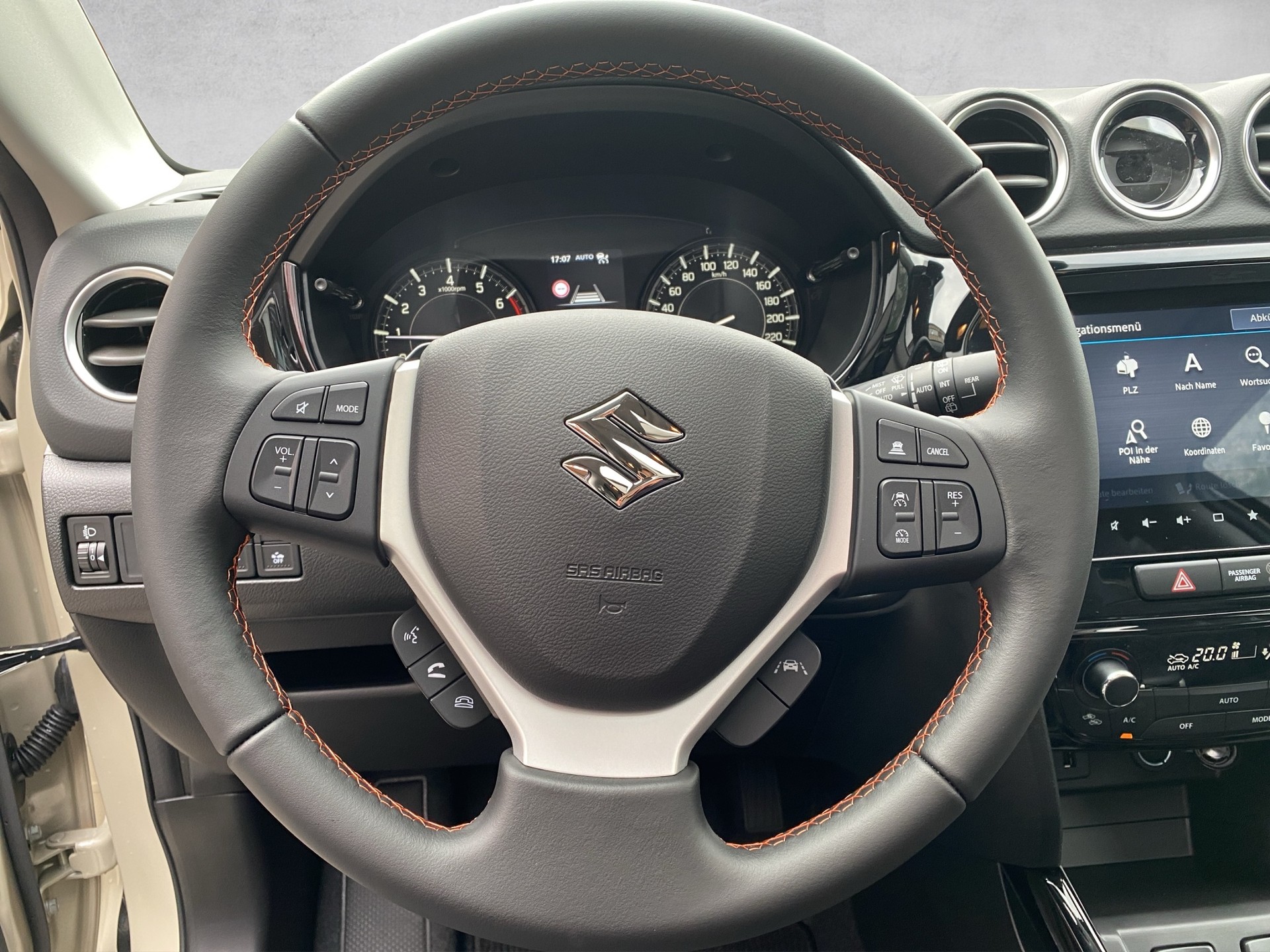 SUZUKI Vitara 1.4 Boosterjet Black Edition Top 4x4 Hybrid Automatic-image-14
