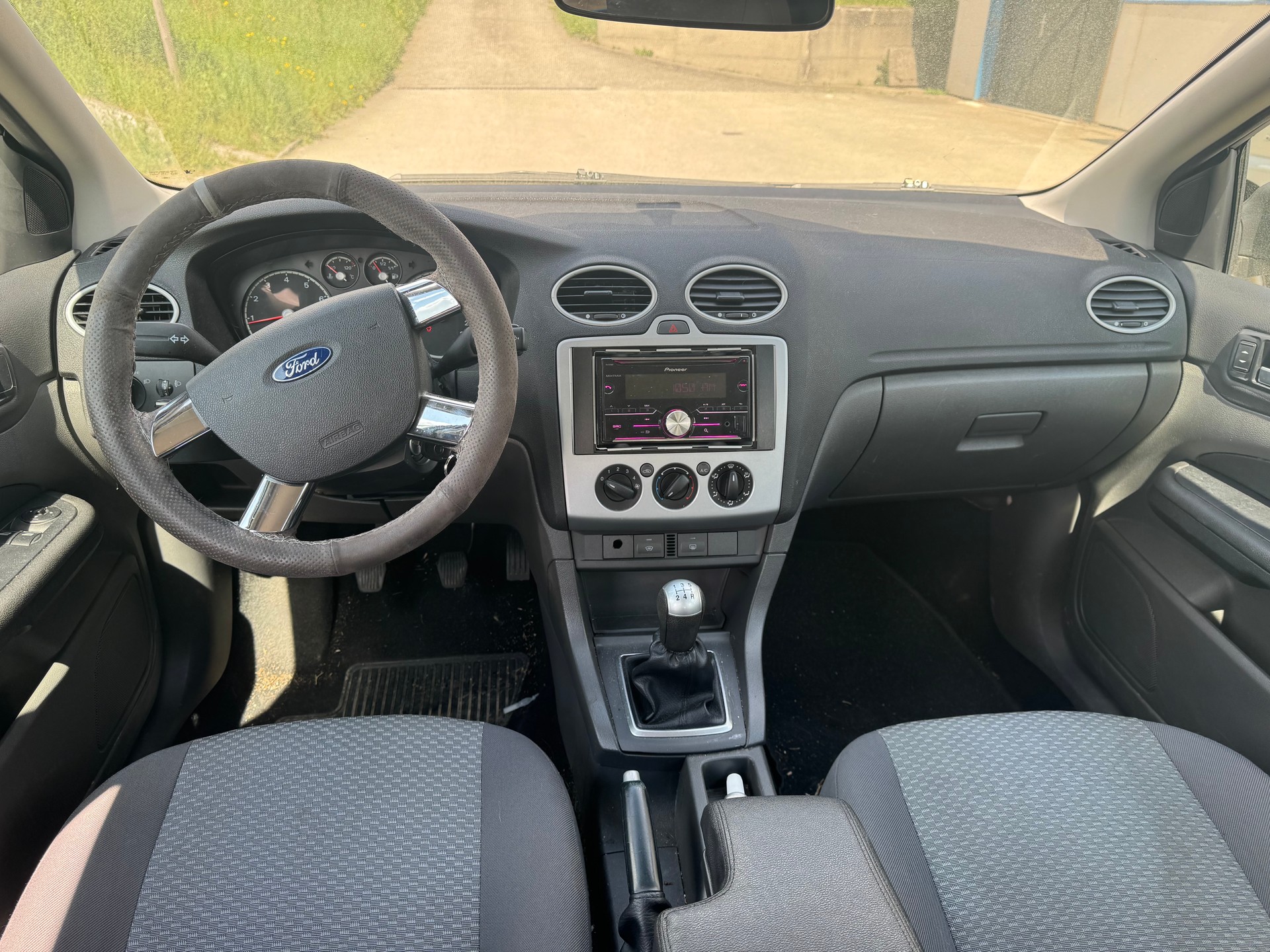 FORD Focus 1.6i VCT Carving-image-7