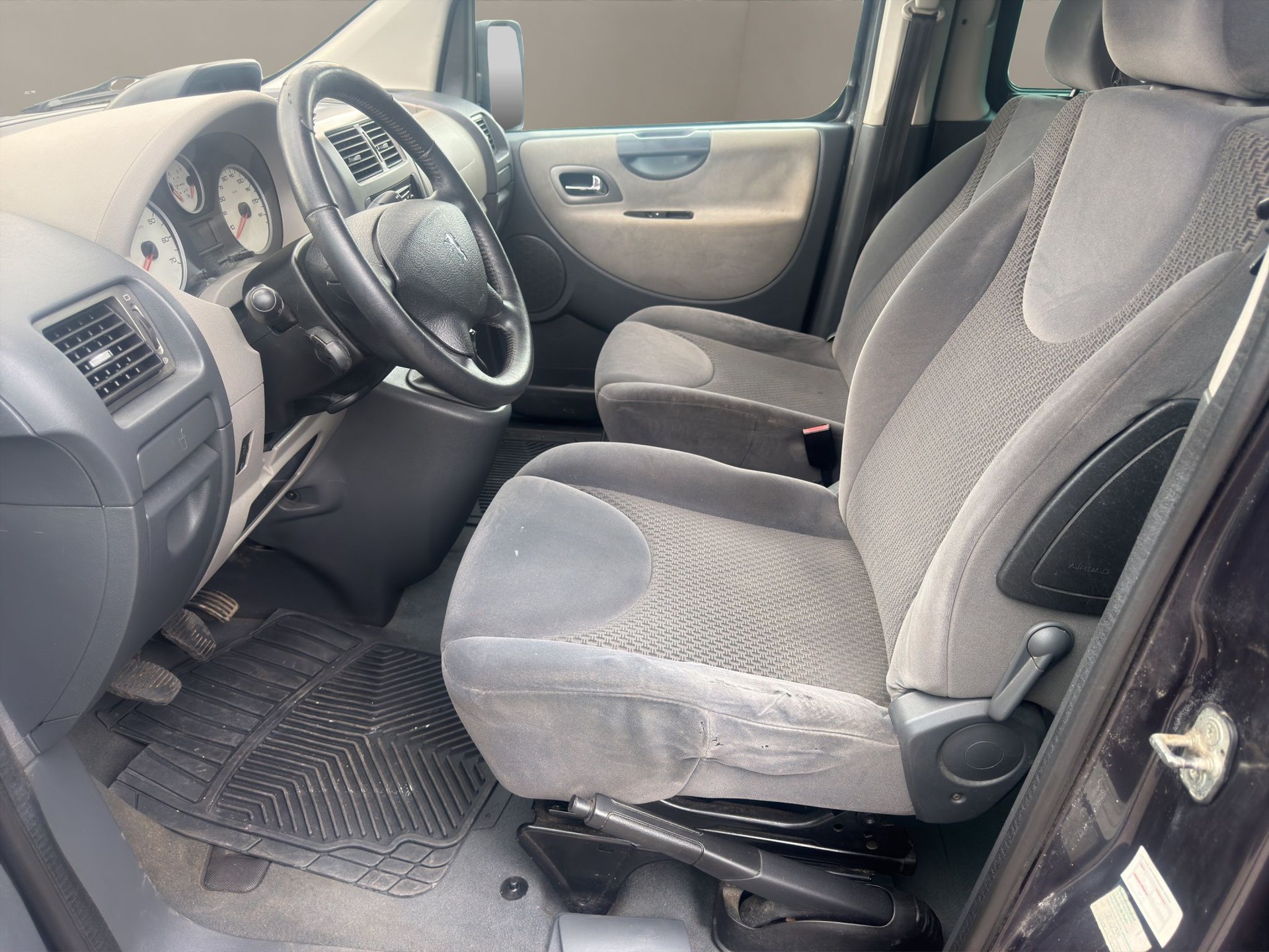 PEUGEOT Expert Tepee 2.0 HDi Confort L1-image-10