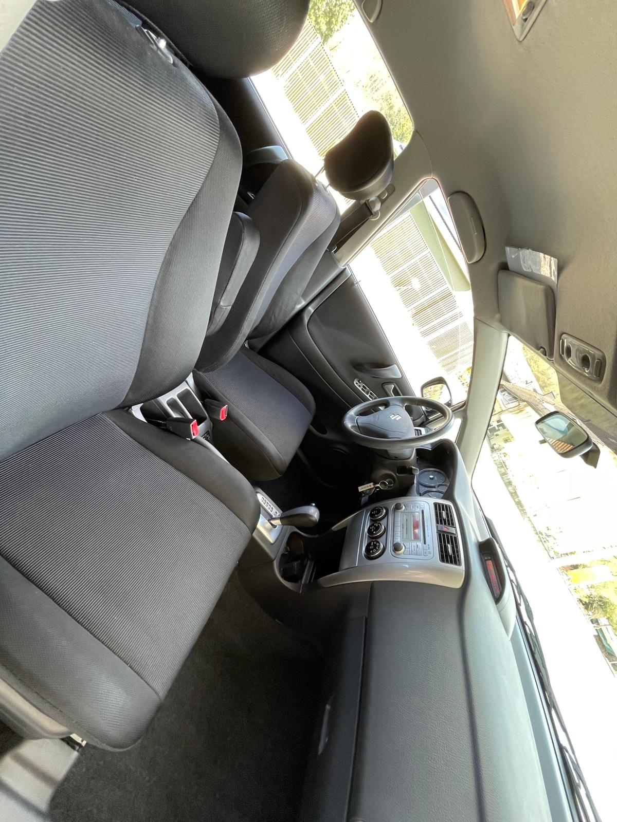 SUZUKI Liana 1.6 16V Sport Limited Edition 4WD Automatic-image-10