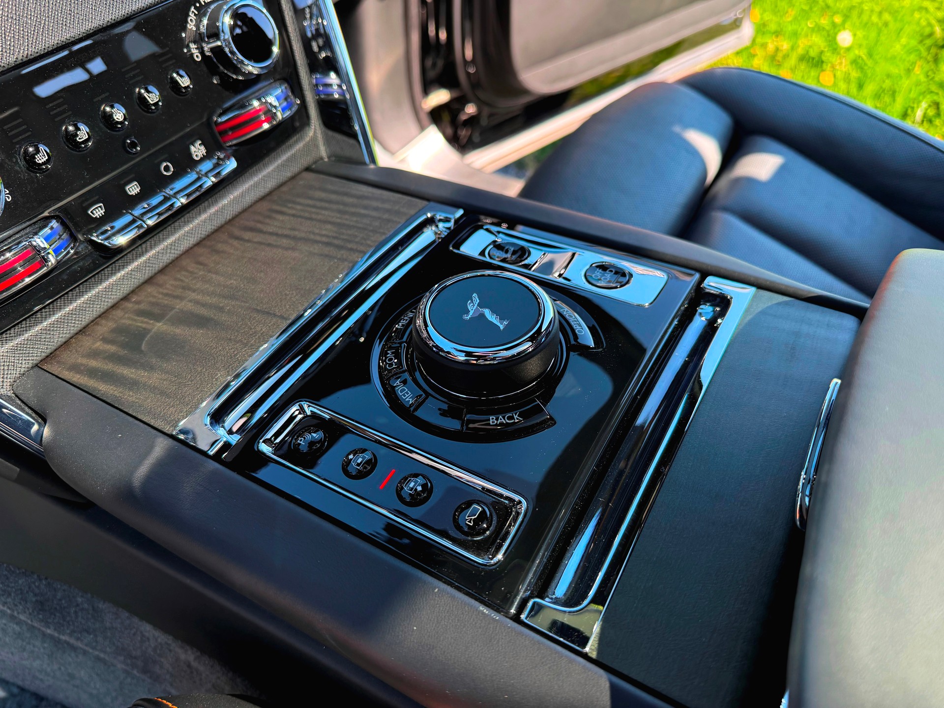 ROLLS-ROYCE Cullinan 6.7 V12-image-6