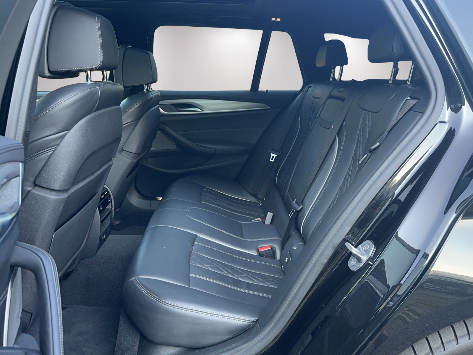 BMW 540d xDrive Touring Steptronic-image-13