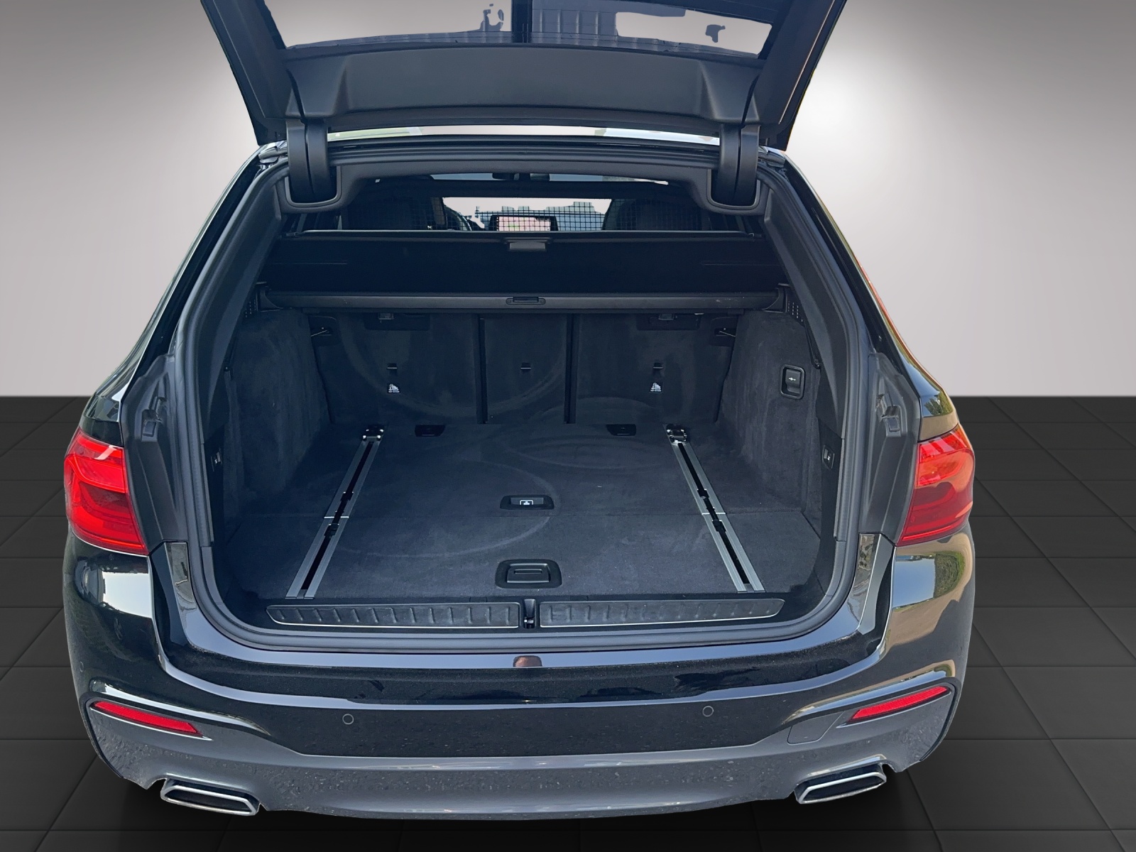 BMW 540d xDrive Touring Steptronic-image-14