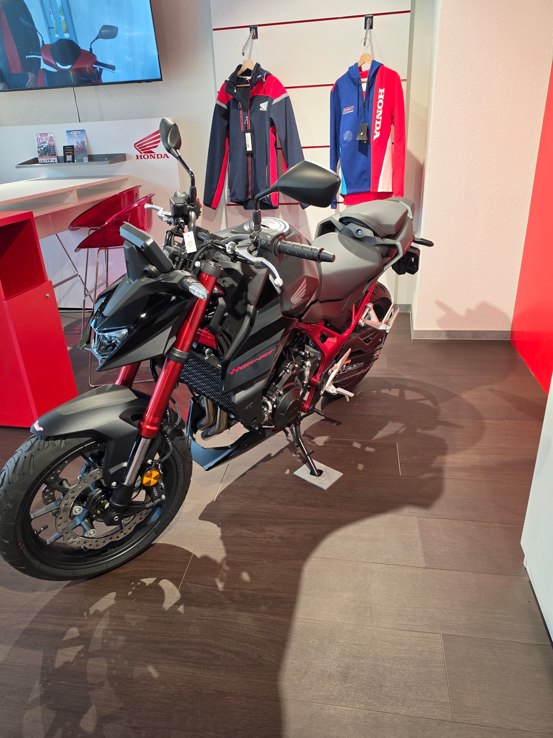 HONDA CB 750 Hornet E-clutch-image-3