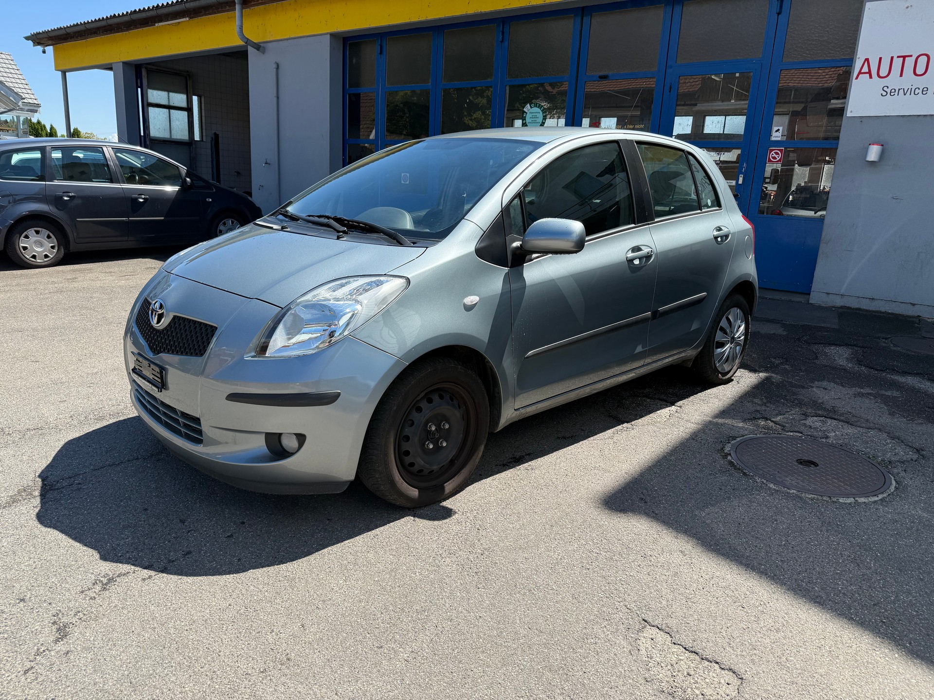 TOYOTA Yaris 1.3 Linea Luna-image-6