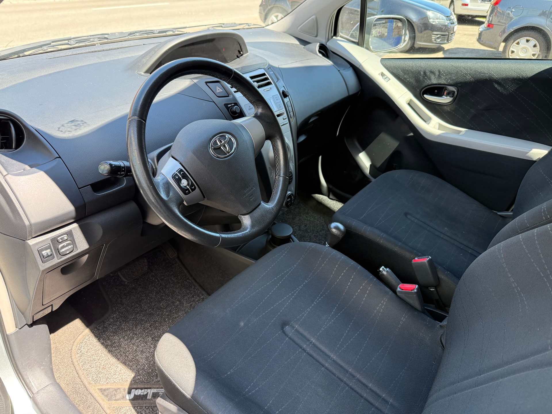 TOYOTA Yaris 1.3 Linea Luna-image-8
