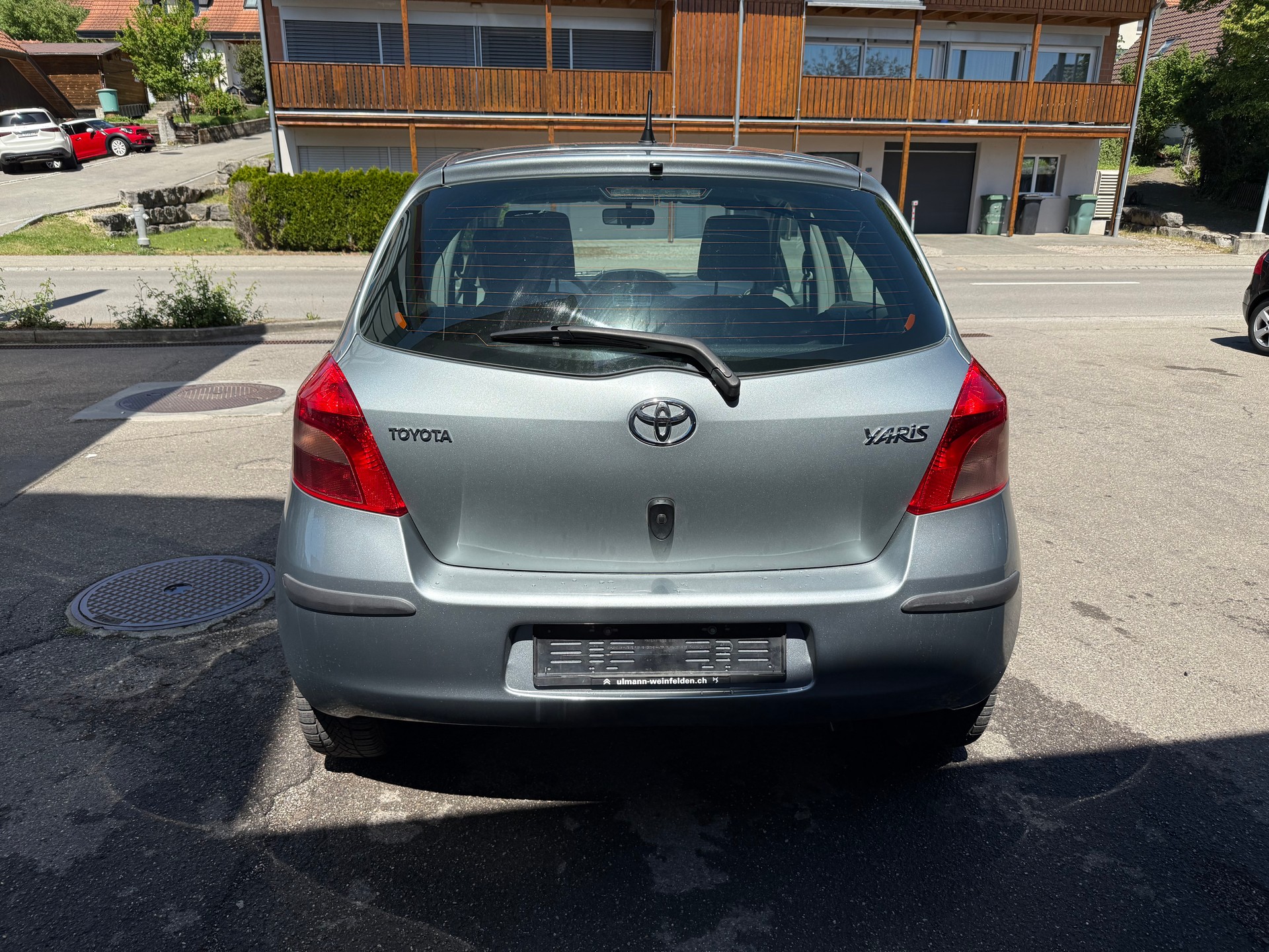 TOYOTA Yaris 1.3 Linea Luna-image-3