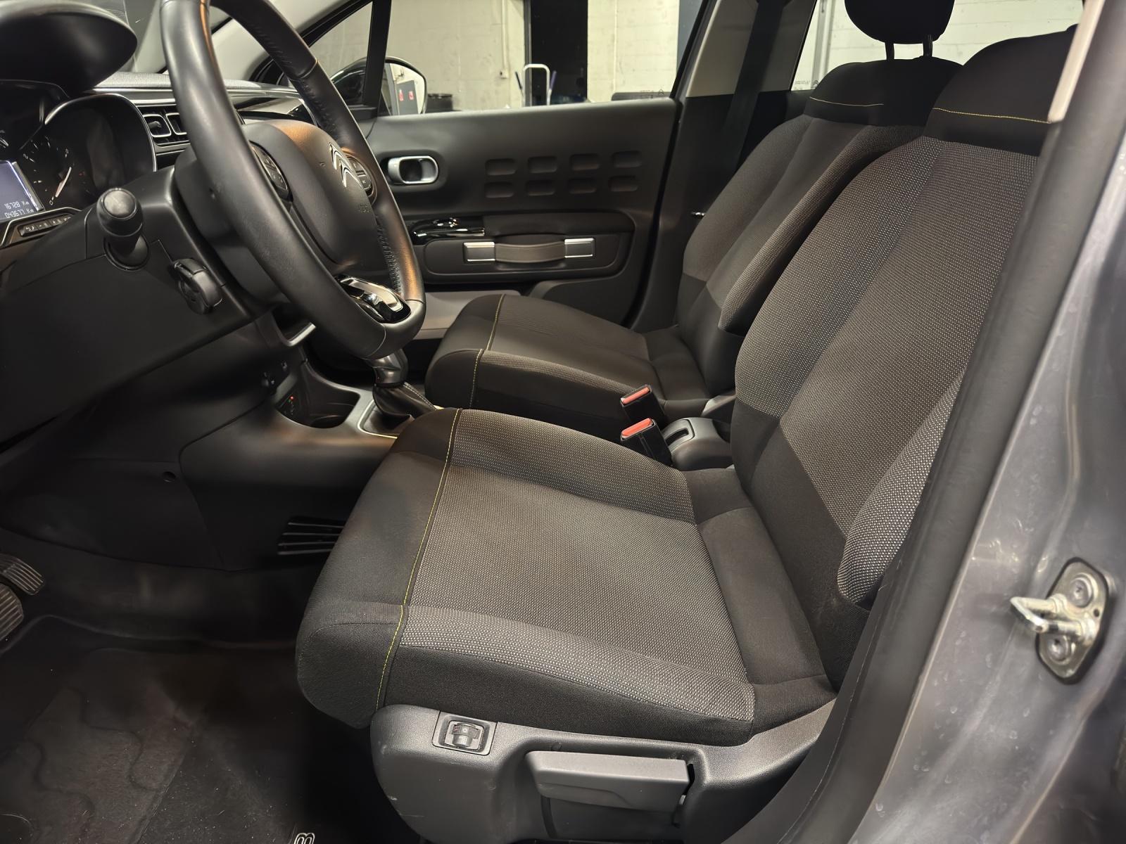 CITROEN C3 1.2 PureTech Shine-image-5
