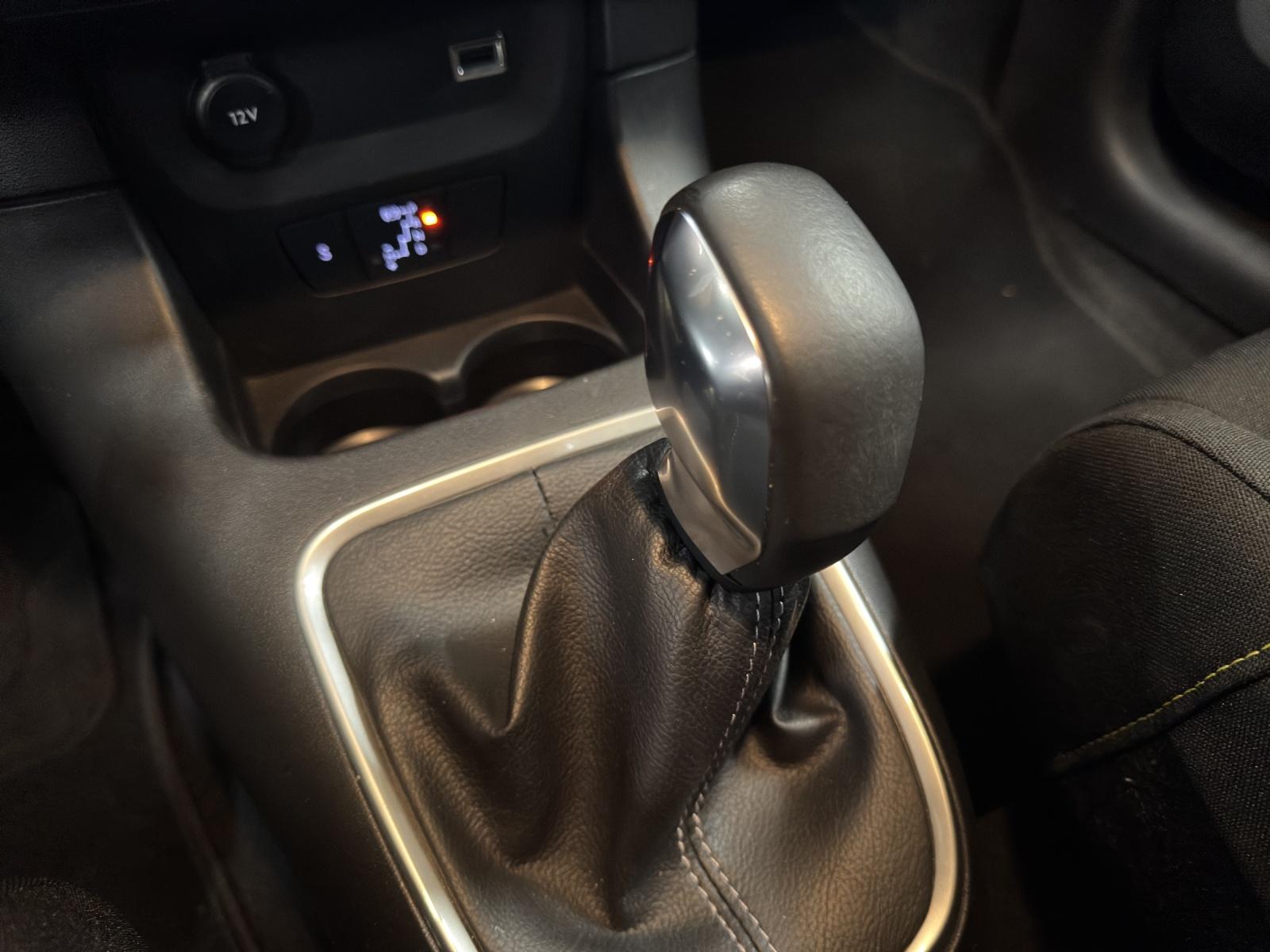 CITROEN C3 1.2 PureTech Shine-image-12