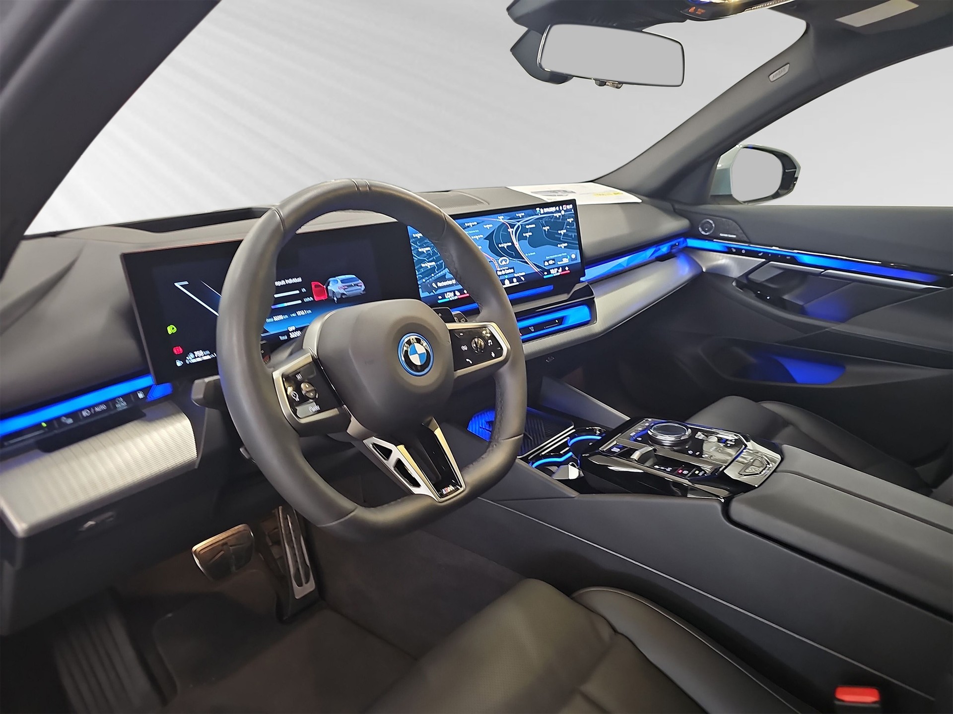 BMW 530e xDrive Touring M Sport Steptronic-showroom-element-3
