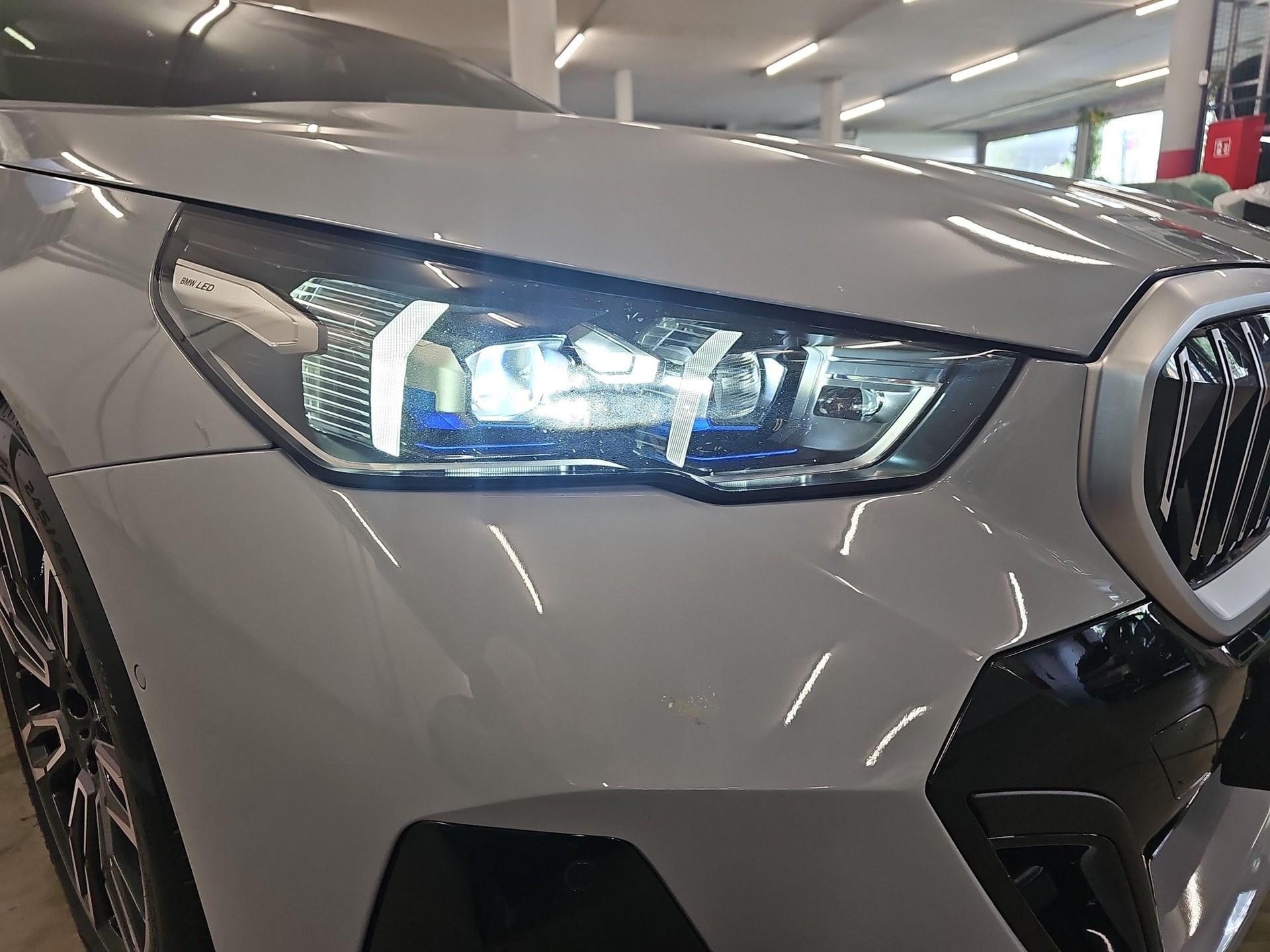 BMW 530e xDrive Touring M Sport Steptronic-image-17