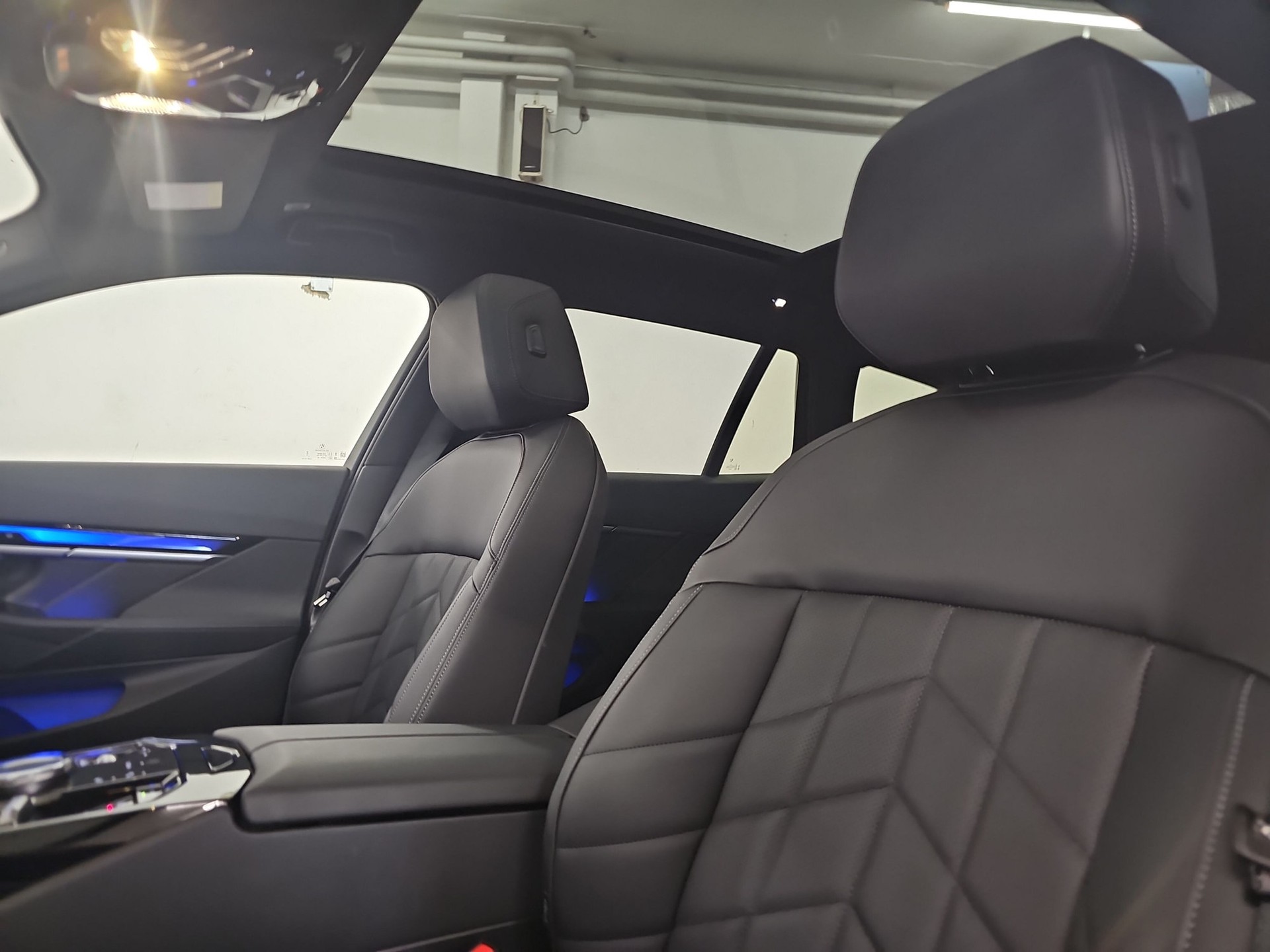 BMW 530e xDrive Touring M Sport Steptronic-image-9