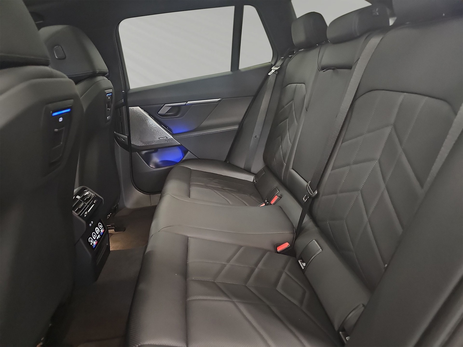 BMW 530e xDrive Touring M Sport Steptronic-image-6